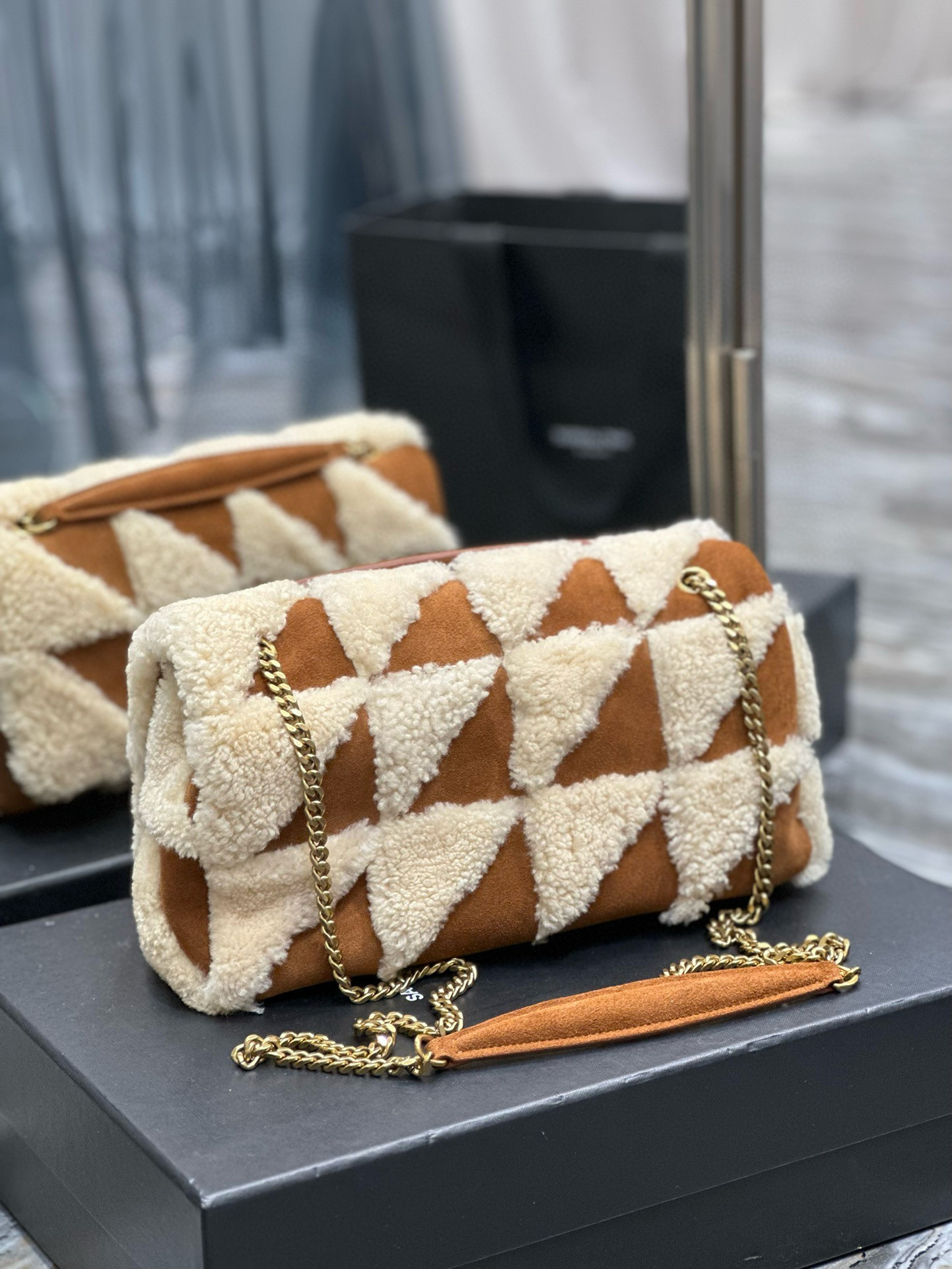 YSL Jamie Medium in Suede and Shearling 25×15×7.5cm