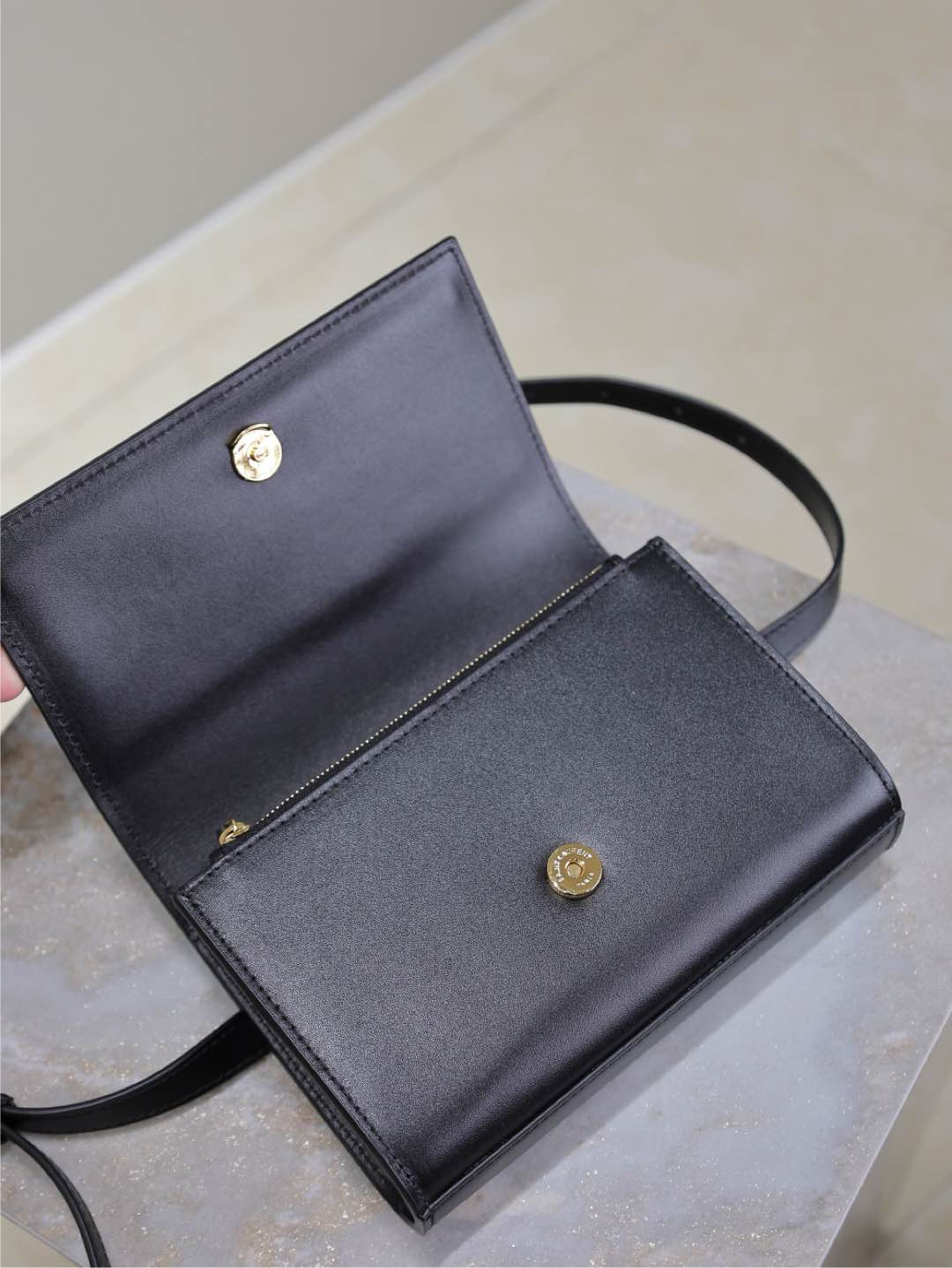 YSL kate belt bag in grain de poudre-embossed leather 18x12x4.5cm