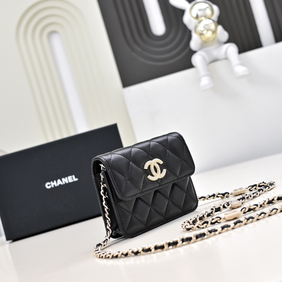 CHANEL Clutch with Chain 9.5x12.5x3.5cm