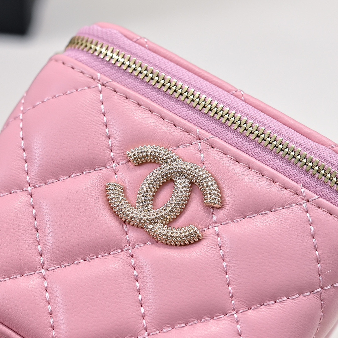 CHANEL Small Vanity with Chain 8.5x11x7cm