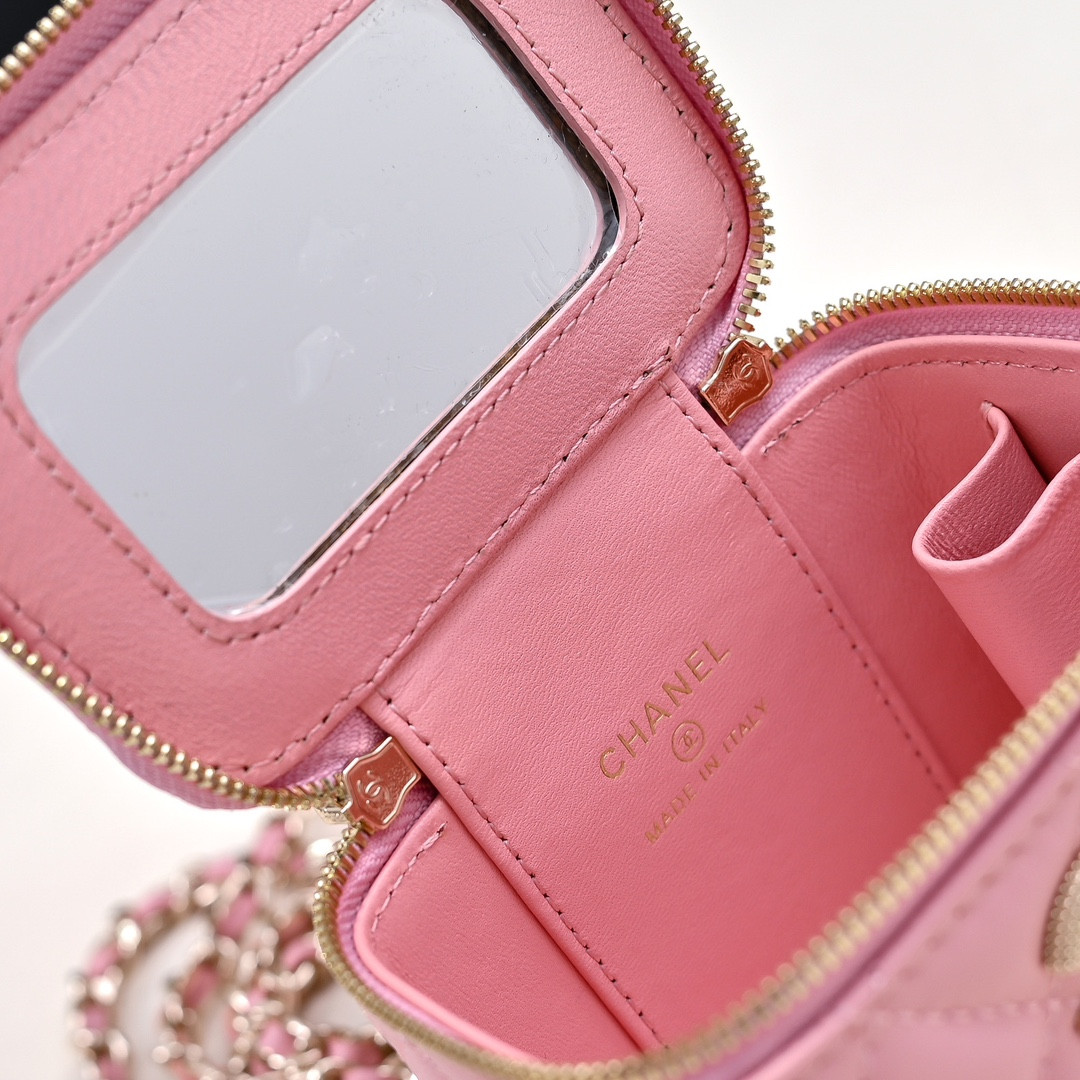 CHANEL Small Vanity with Chain 8.5x11x7cm