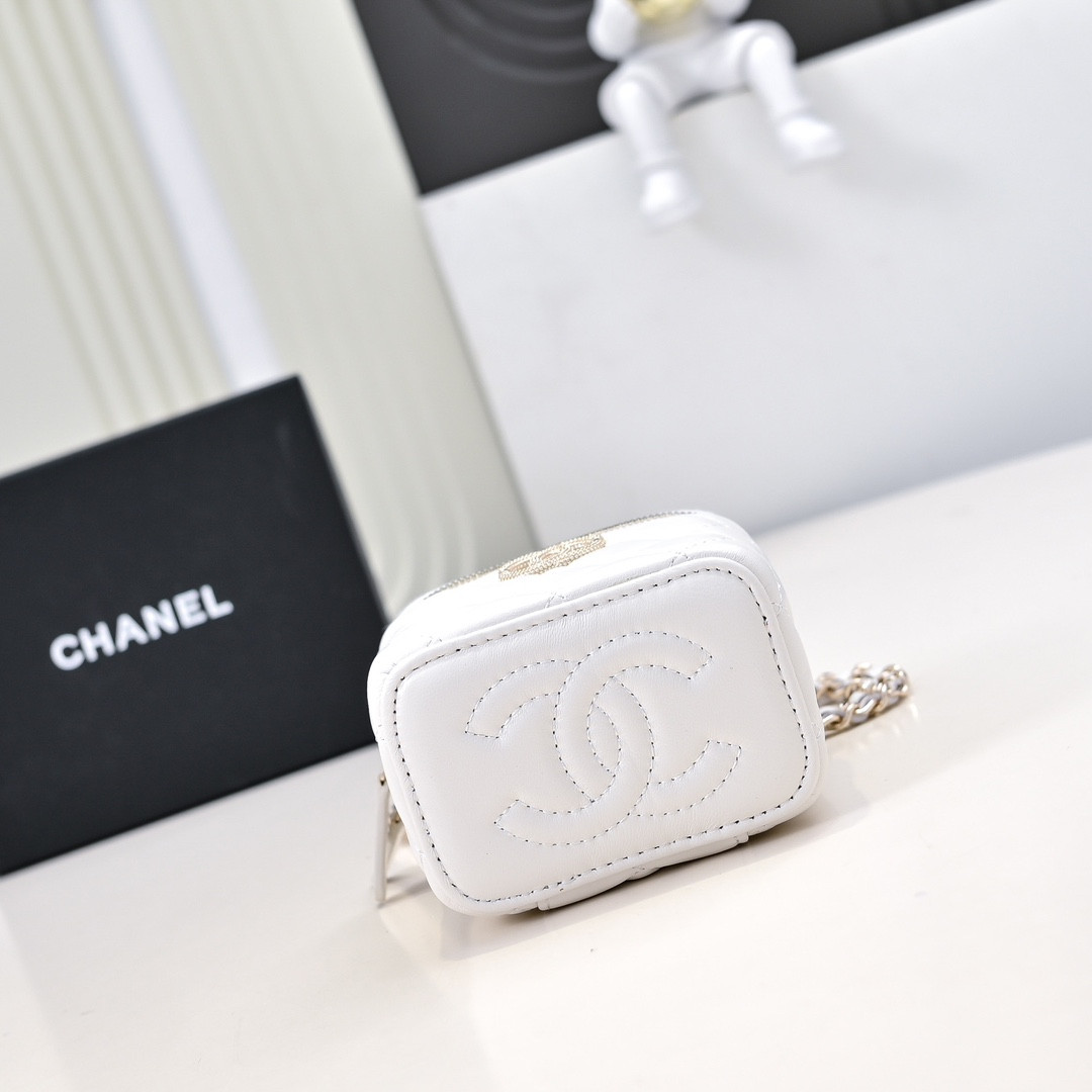 CHANEL Small Vanity with Chain 8.5x11x7cm