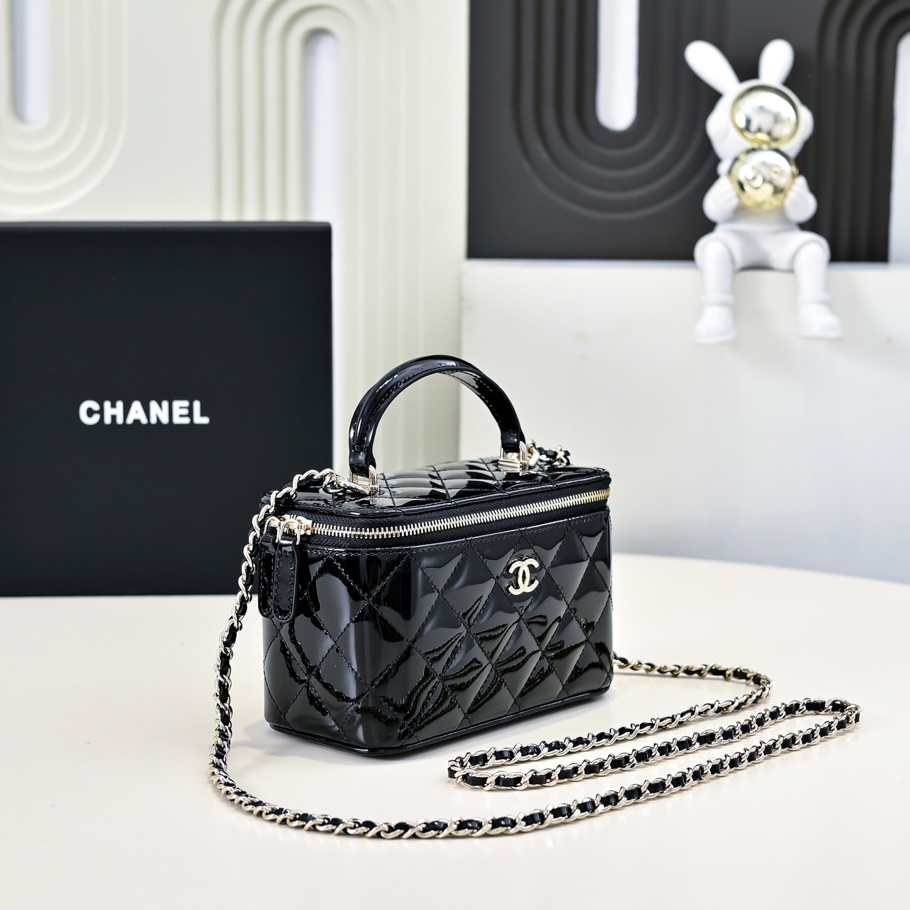 Chanel Long Vanity with chain 16.5x10x8cm
