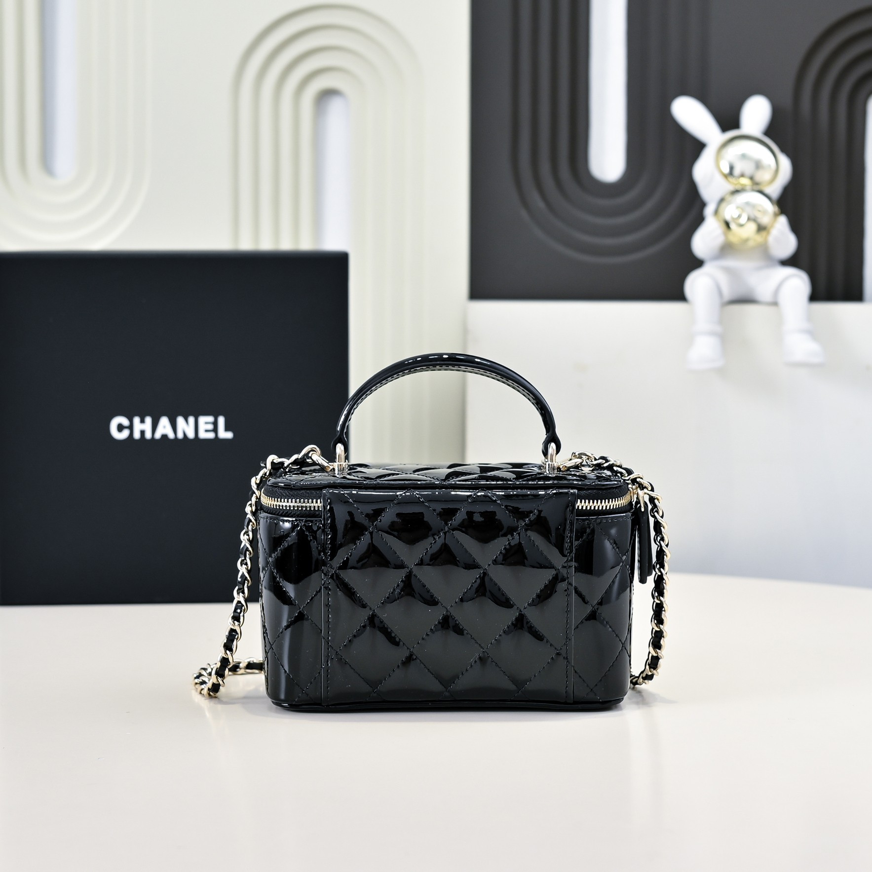 Chanel Long Vanity with chain 16.5x10x8cm