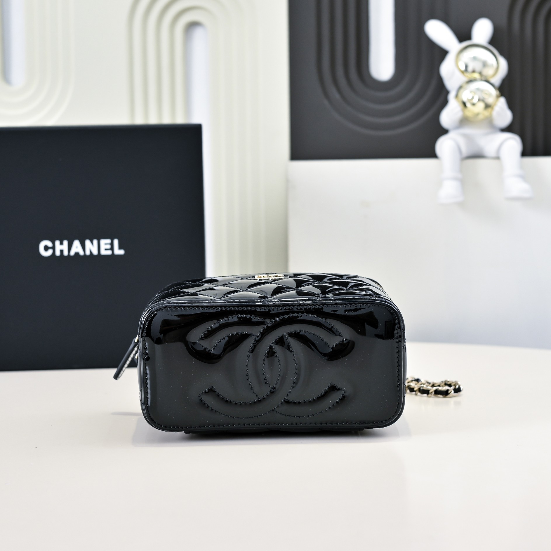 Chanel Long Vanity with chain 16.5x10x8cm