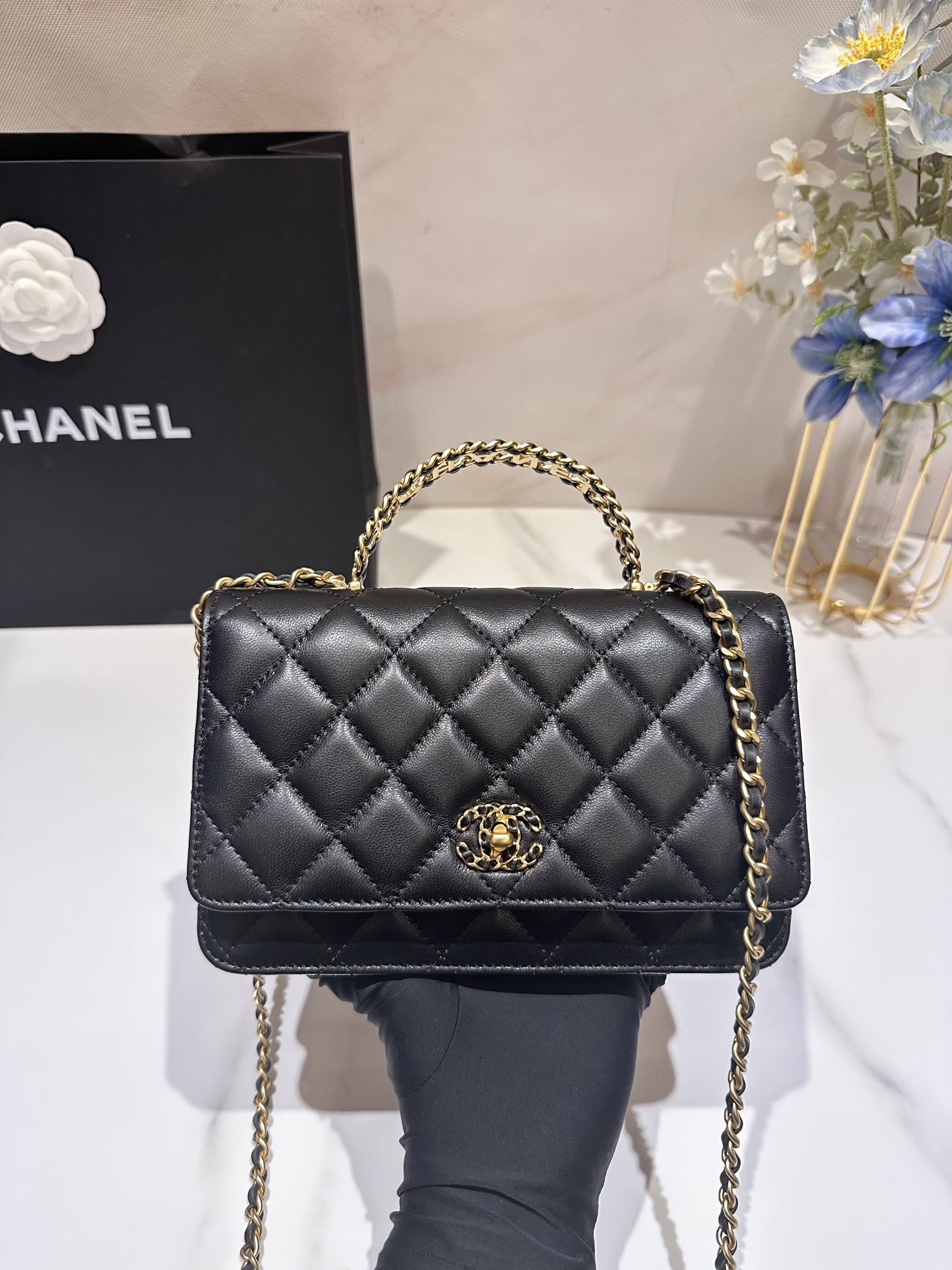 CHANEL WOC CLASSIC WALLET ON CHAIN 19cm