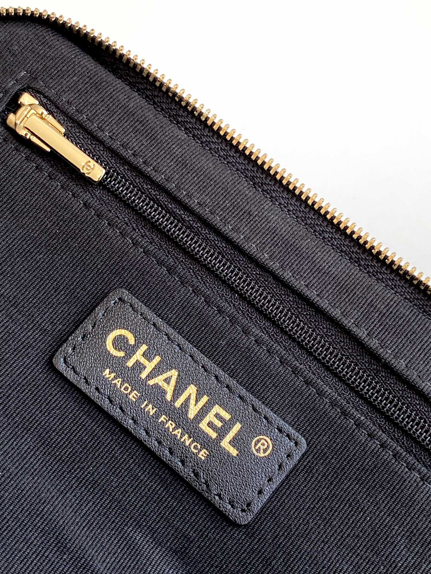 Chanel Vanity Case 14x23x9cm