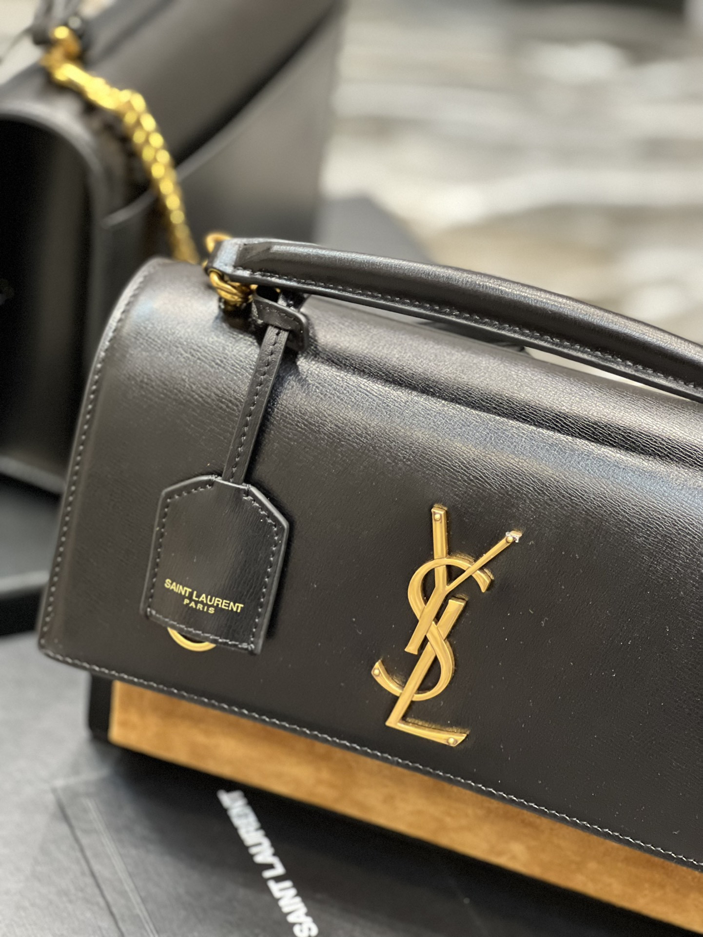 YSL Sunset medium in smooth leather 25x18x5cm