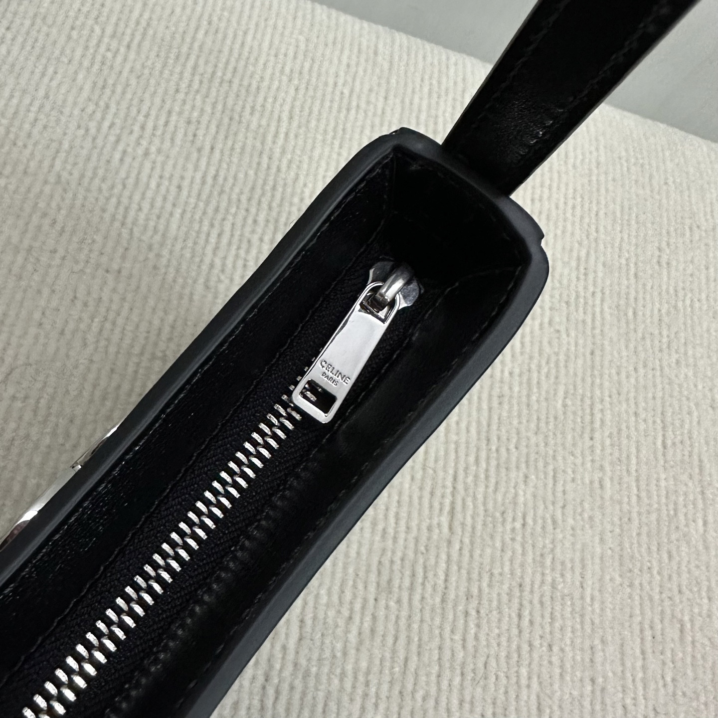 Celine MEDIUM TILLY BAG in shiny calfskin 22x13.5x4cm