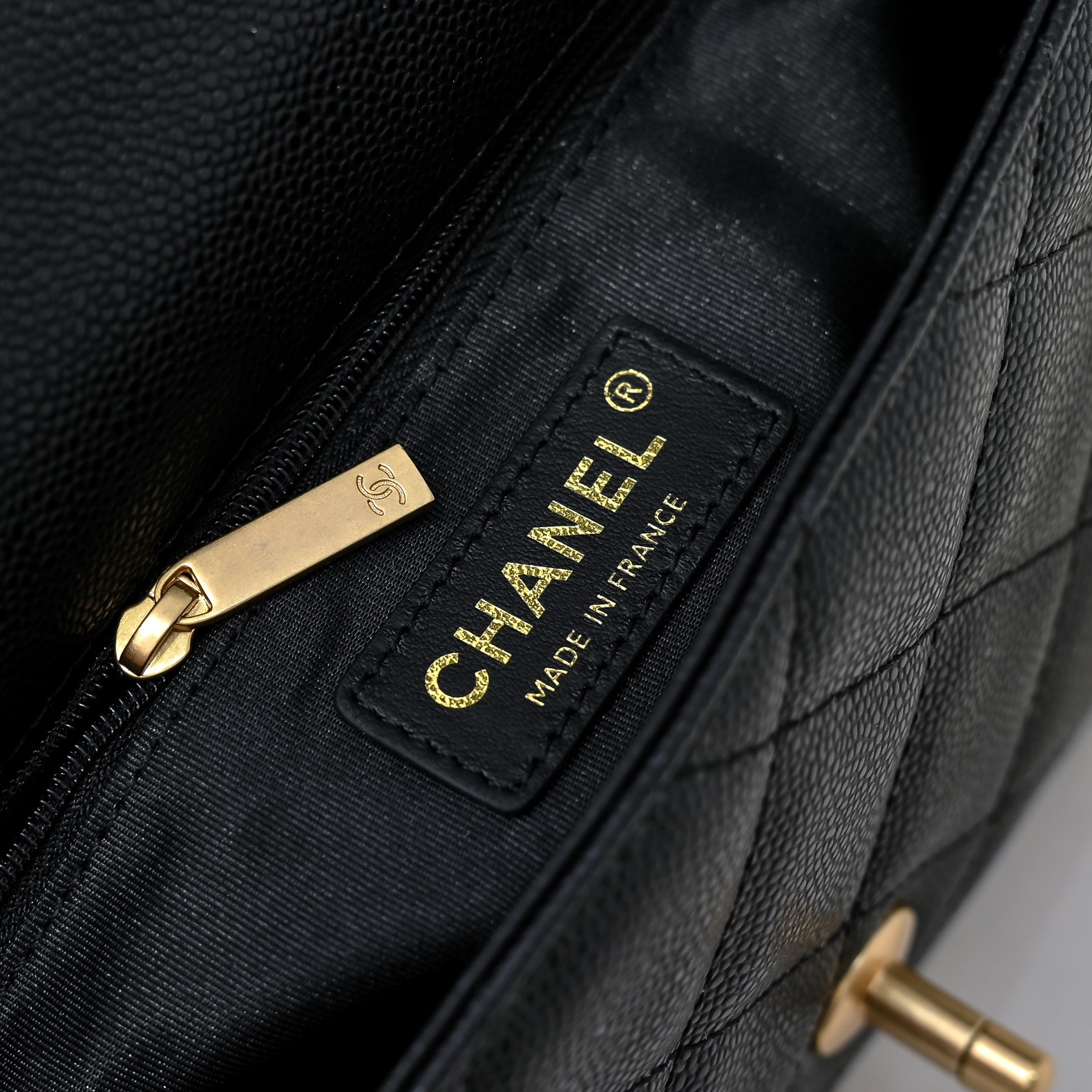 Chanel Flap CF22K 19.5x13.5x6cm AS2855