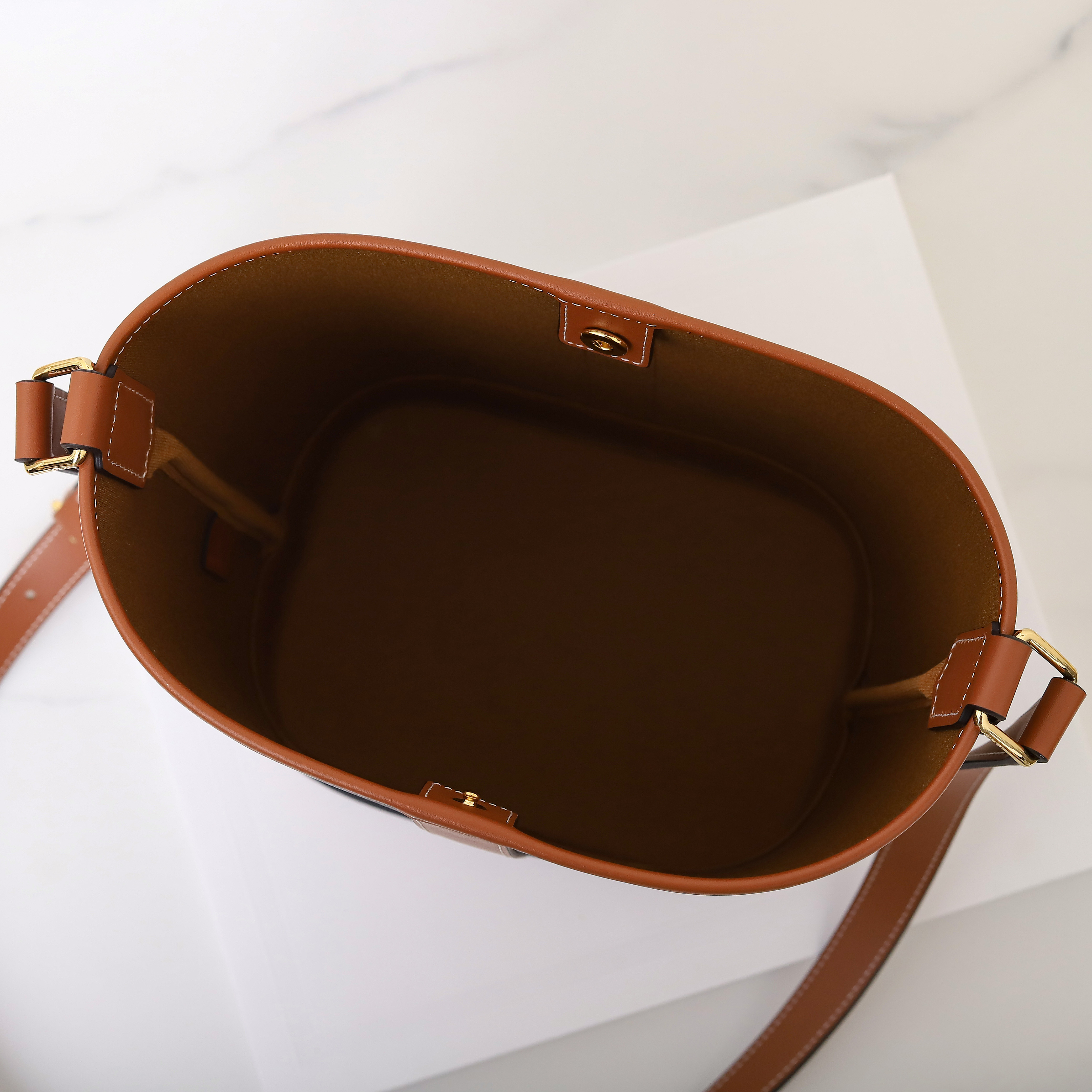 CELINE SMALL BUCKET IN TRIOMPHE CANVAS AND CALFSKIN 191442 30x22x13cm