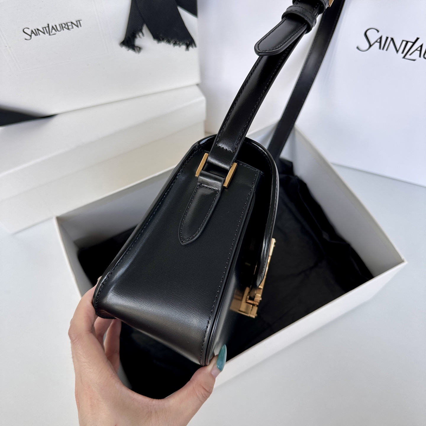 YSL Solferino Medium 24.5 x 15 x 8.5 CM
