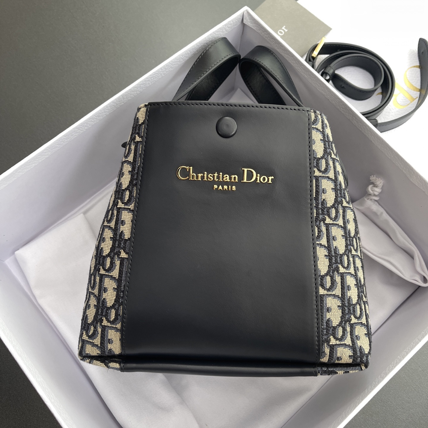 Dior Small Signature Bucket Bag 21x19x11cm