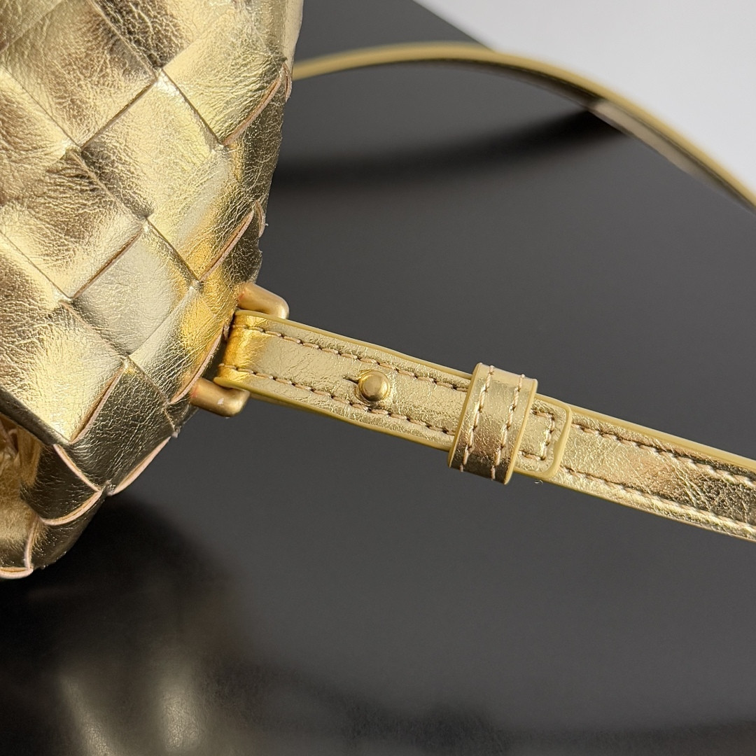 Bottega Veneta Mini Hop 25.5x14.5x11cm