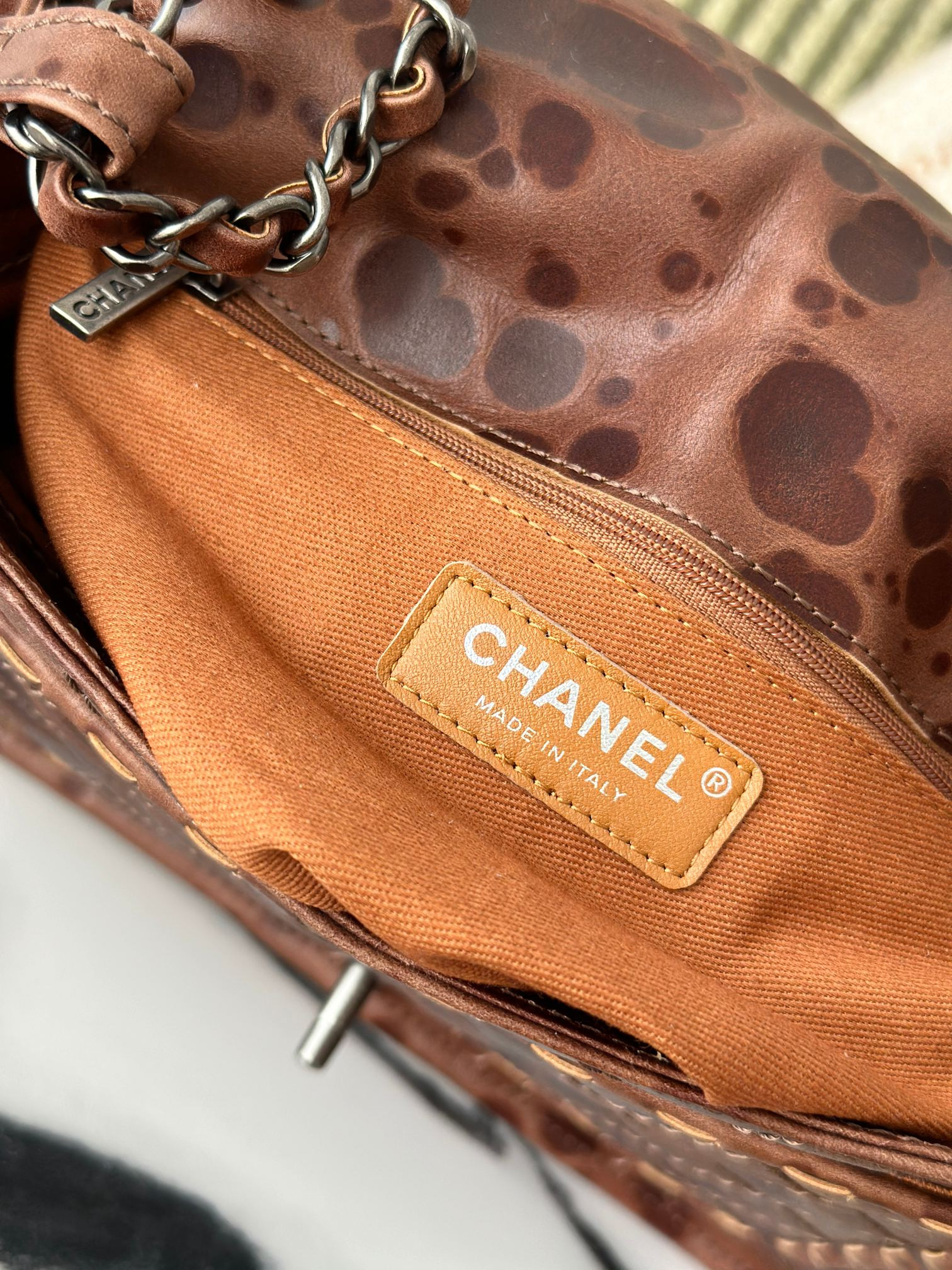 Chanel Vintage Flap tofu bag 26x11x23cm