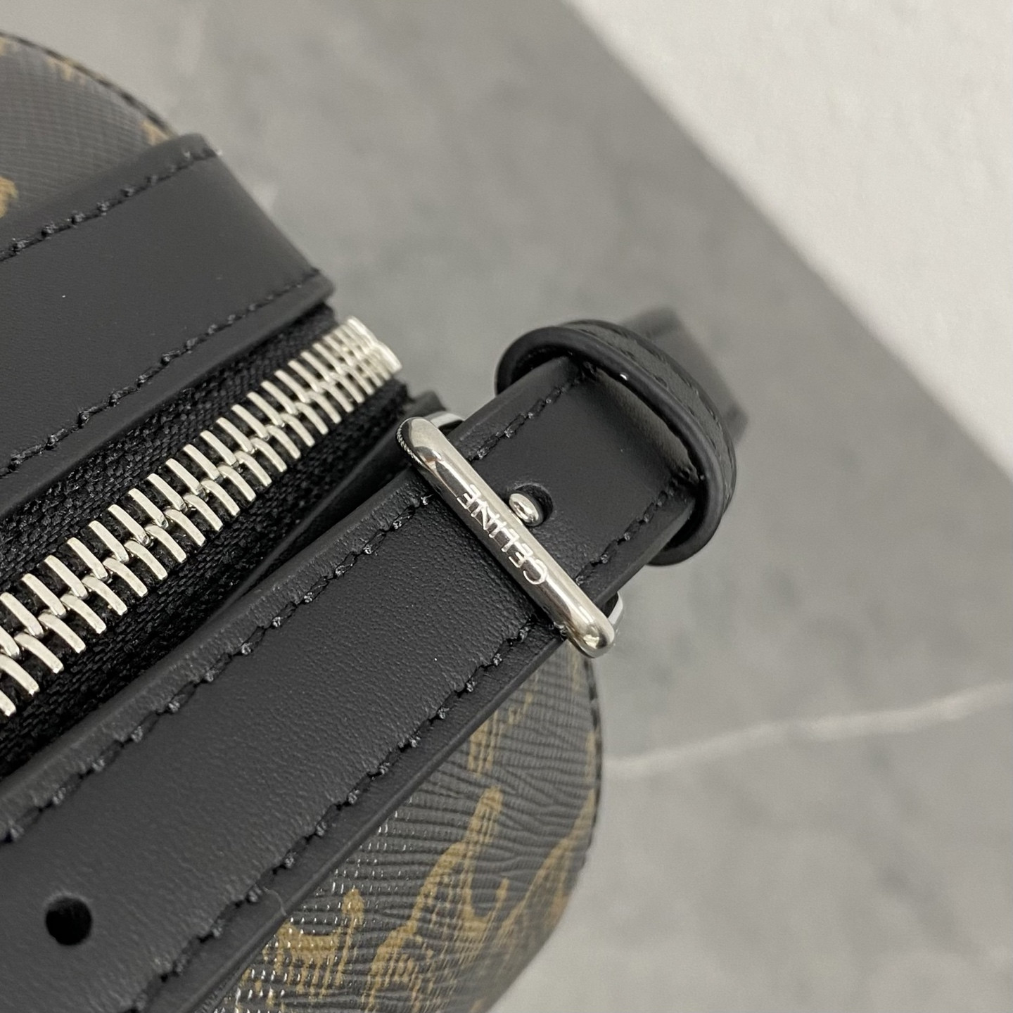 Celine MINI BOSTON IN TRIOMPHE CANVAS AND CALFSKIN 22x16x10cm