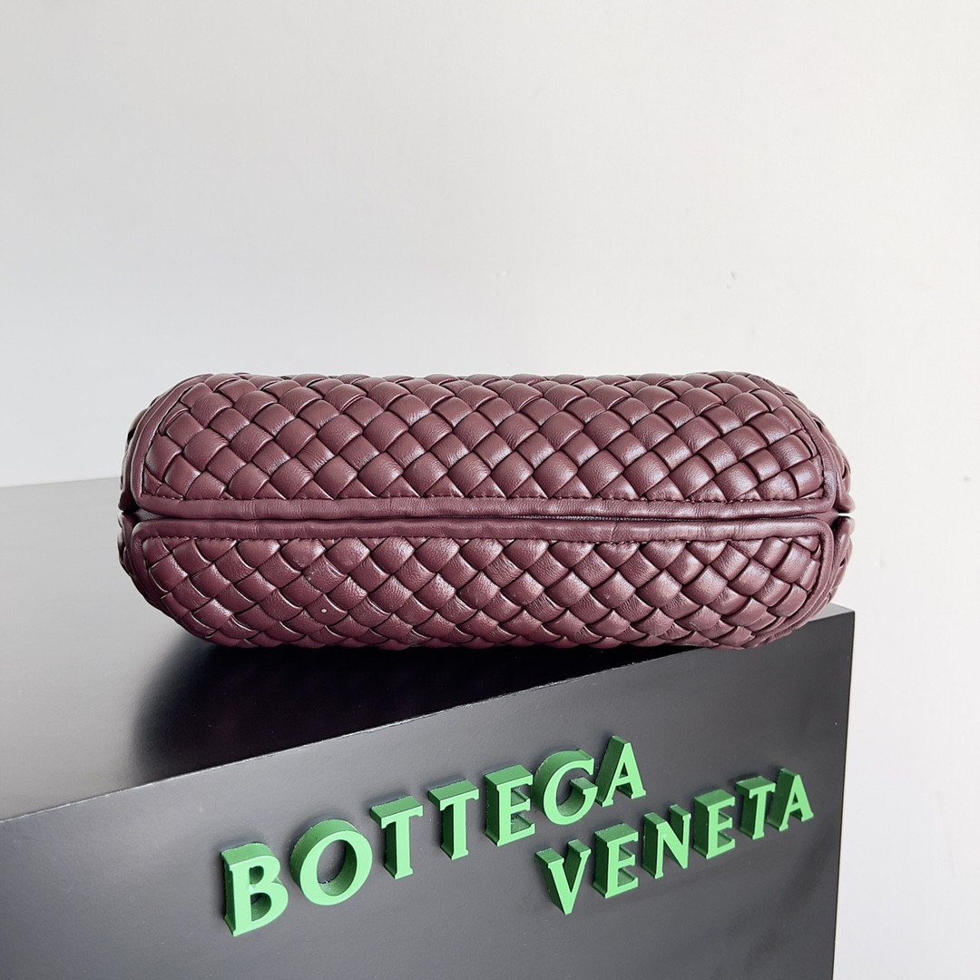 Bottega Veneta Clicker handbags 28x10x24cm