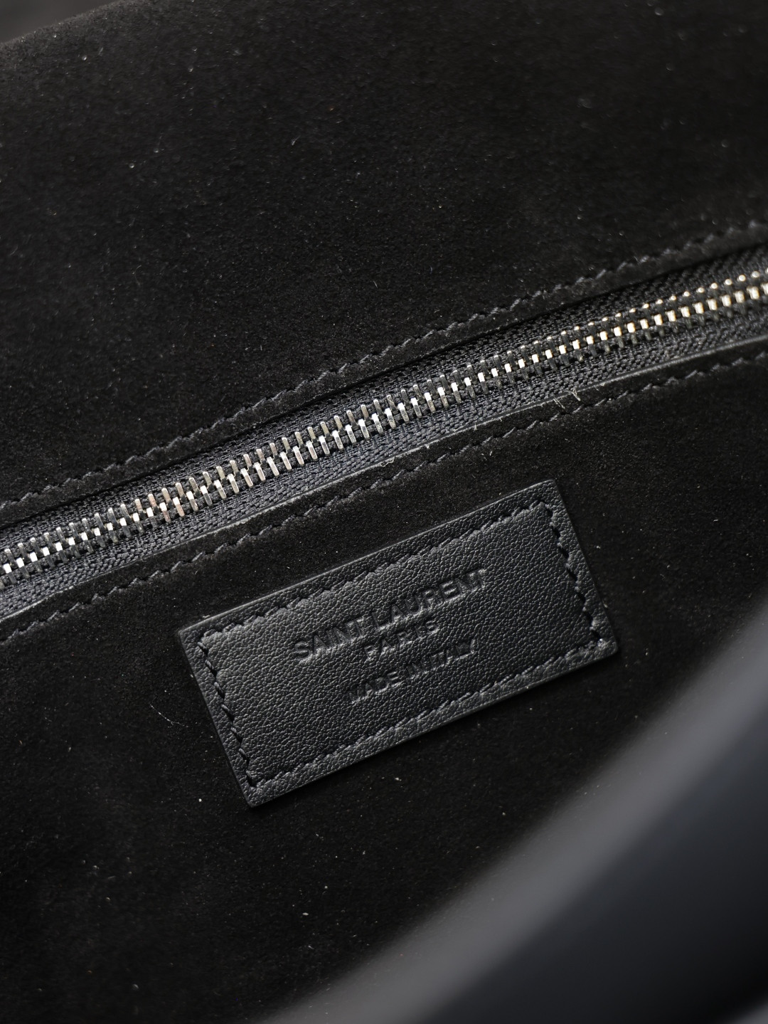 YSL SAINT LAURENT Niki small satchel in smooth leather 21x16x5cm