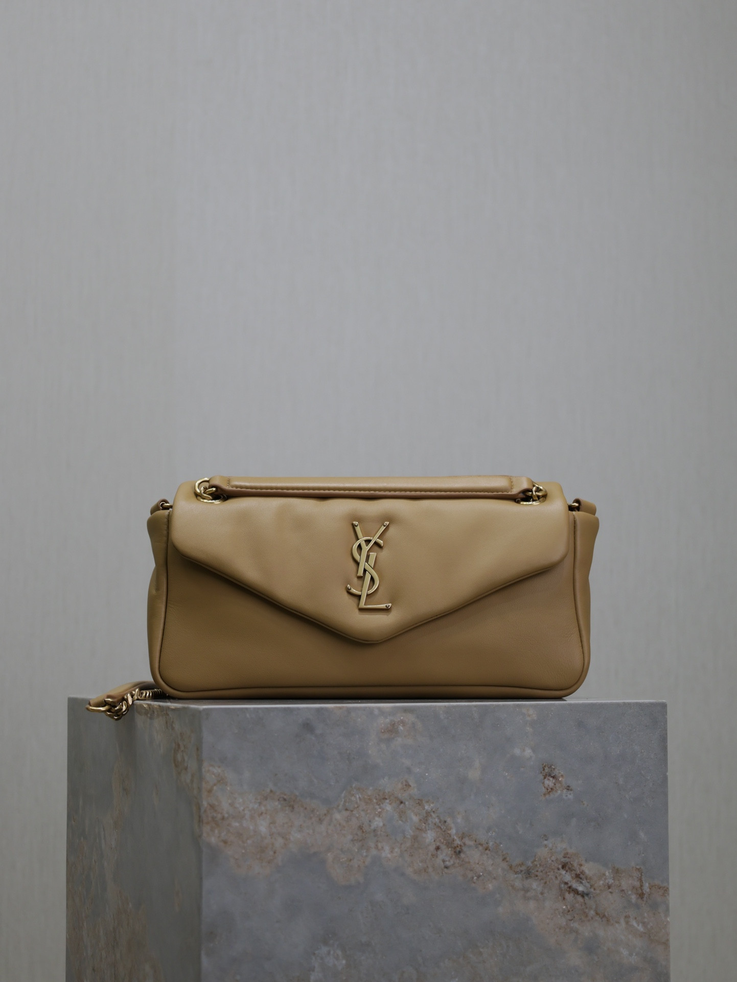 YSL CALYPSO small in plunged lambskin 26x14x7cm