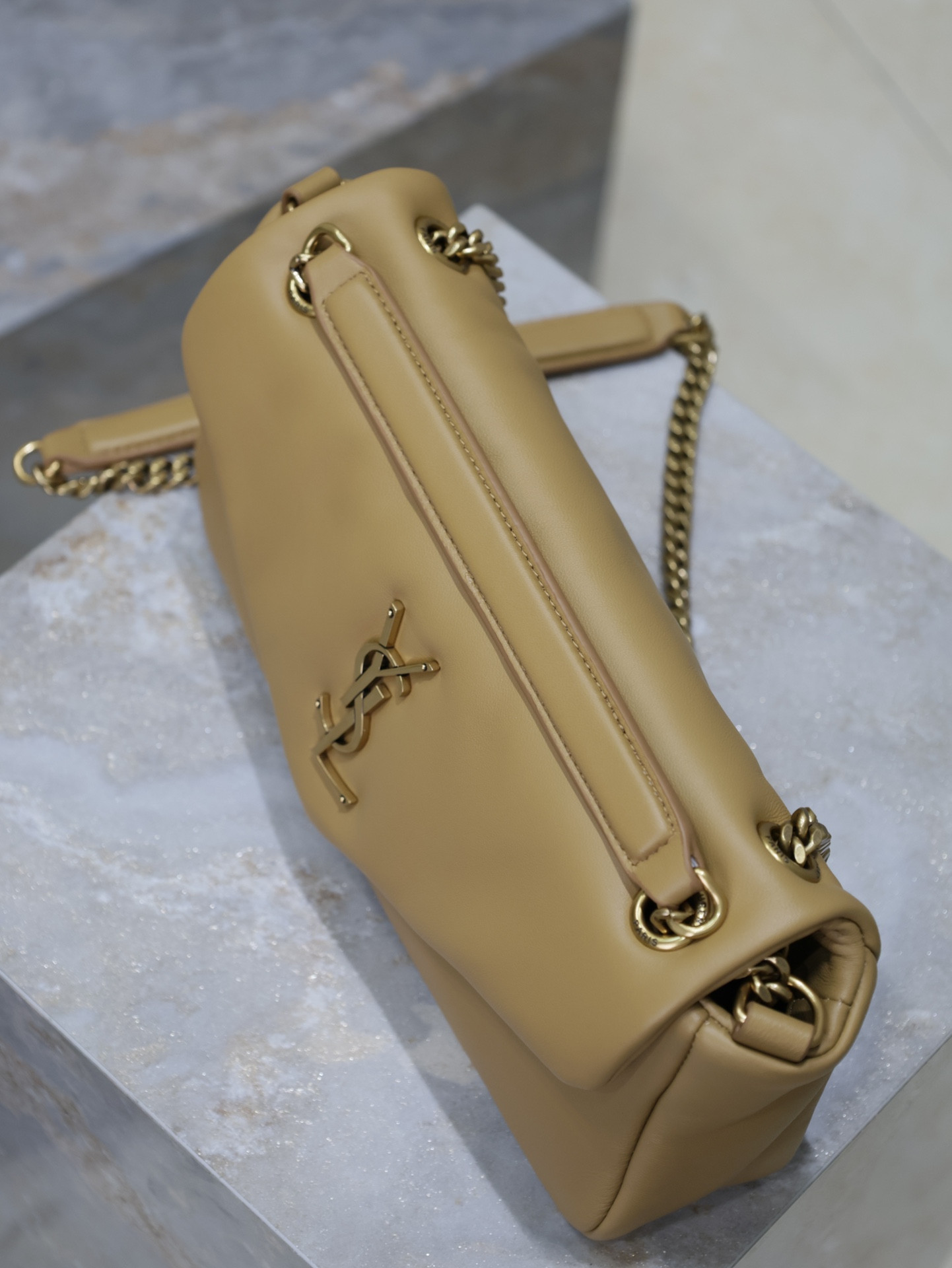 YSL CALYPSO small in plunged lambskin 26x14x7cm