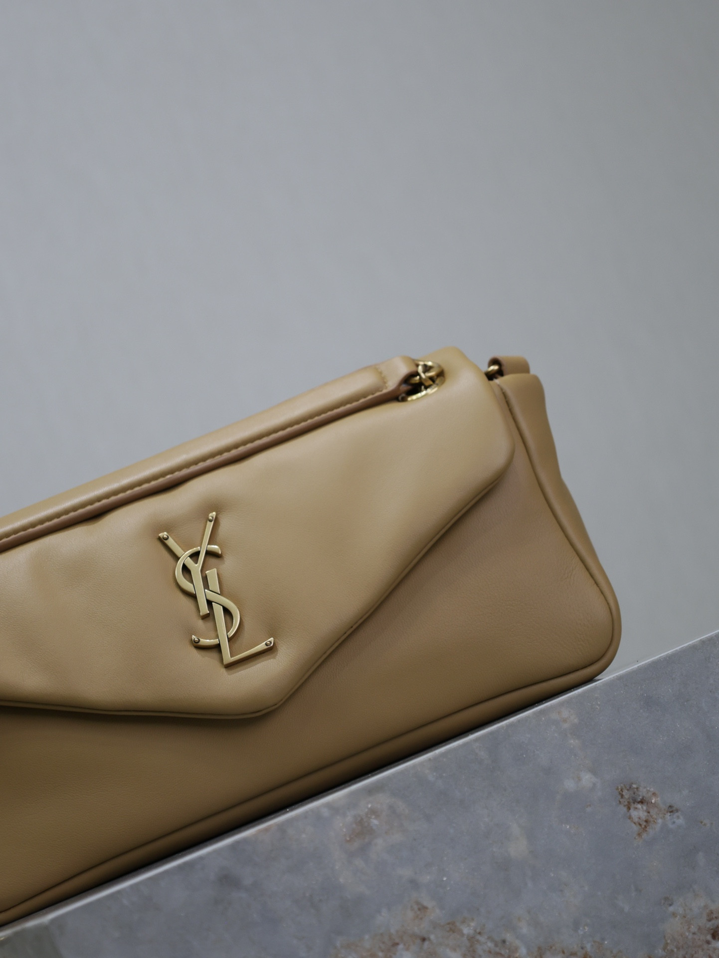 YSL CALYPSO small in plunged lambskin 26x14x7cm