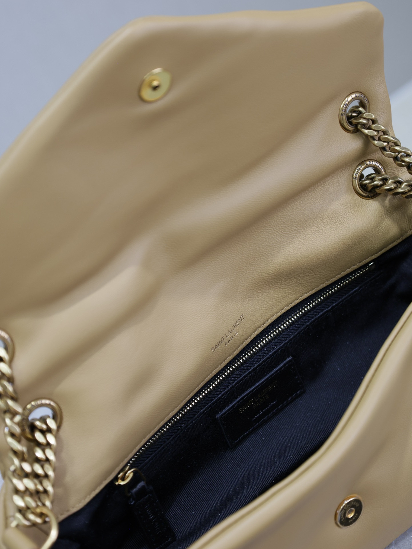 YSL CALYPSO small in plunged lambskin 26x14x7cm