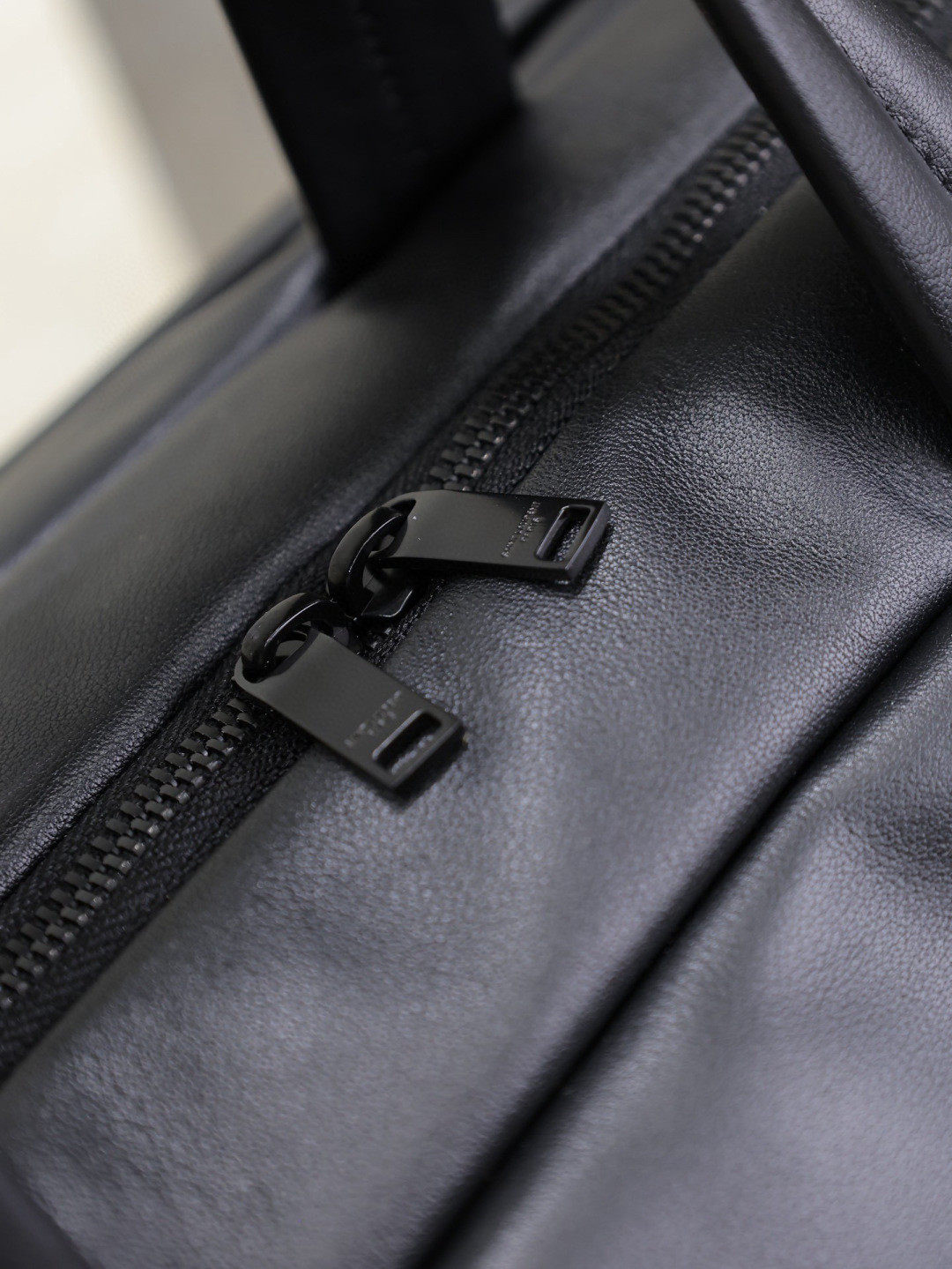 YSL SAINT LAURENT duffle in lambskin 53x24x22cm