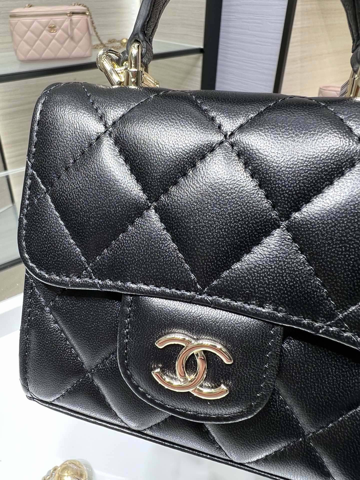 Chanel Clutch shoulder flap bag AP2682 11x11x4cm