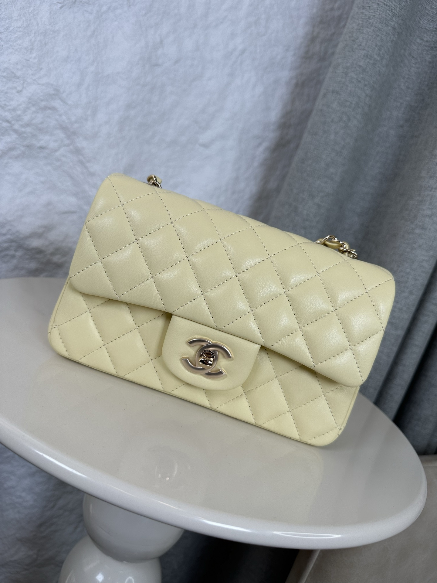 Chanel Mini Flap Bag 20x12x6cm