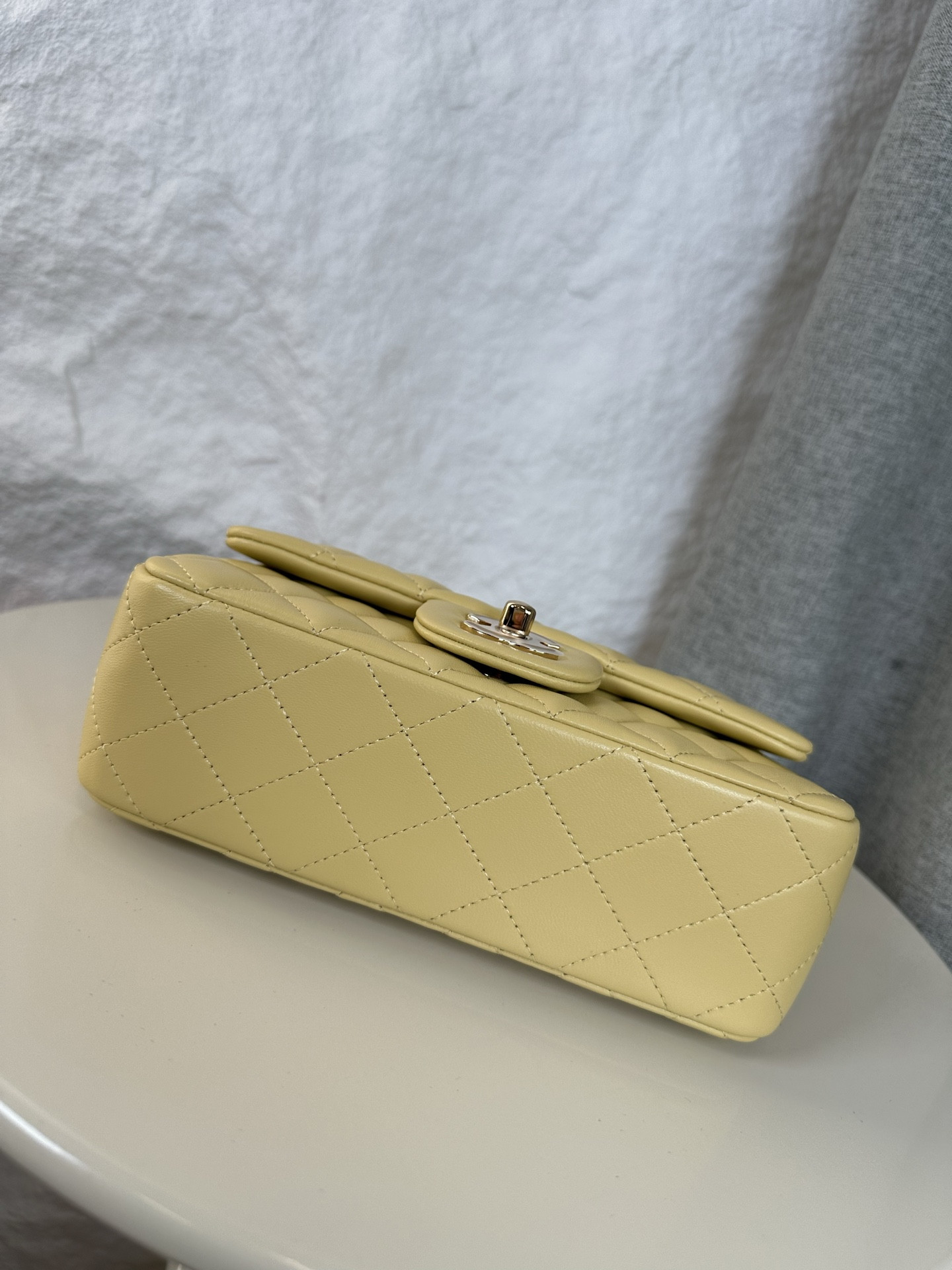 Chanel Mini Flap Bag 20x12x6cm