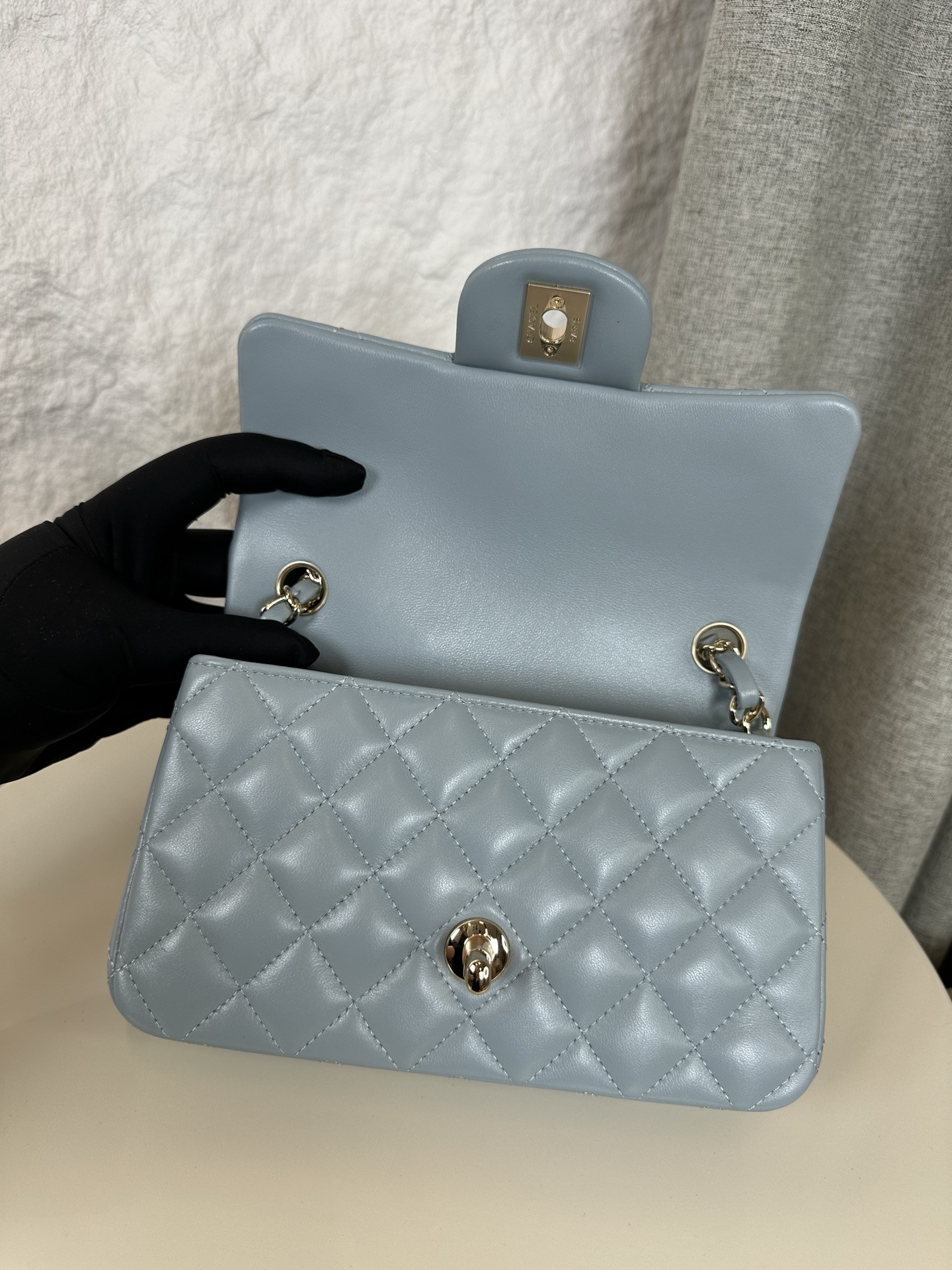 Chanel Mini Flap Bag 20x12x6cm