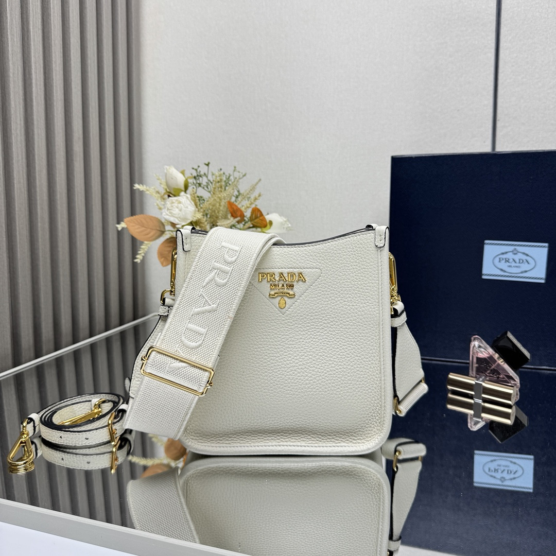 Prada Leather mini shoulder bag 20x19x6cm