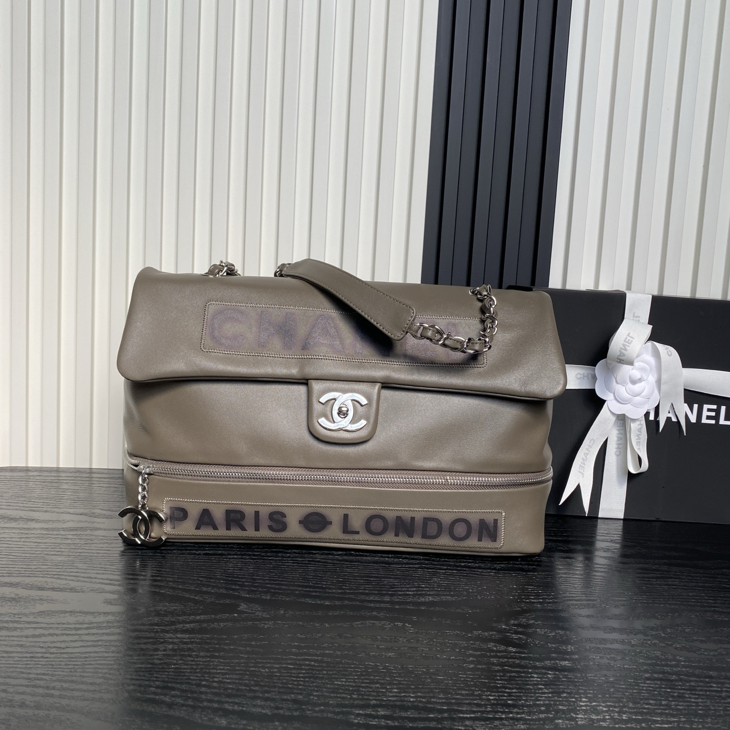 Chanel Vintage Graffiti Tote Airport Bag 36x24x12cm