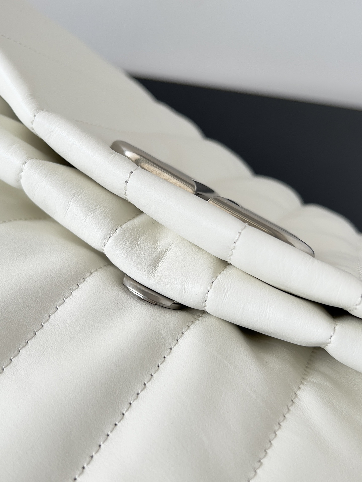 Balenciaga Monaco Chain Bag Large 43.5x32x23cm