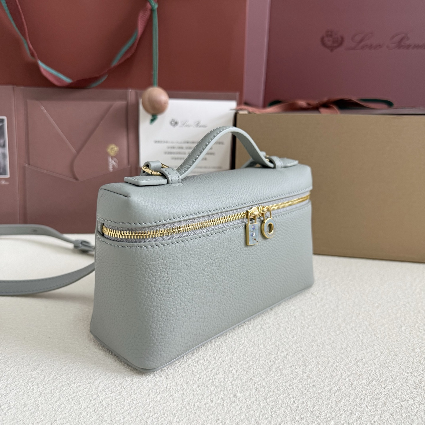 Loro Piana Extra Pocket L19 Grained Calfskin 11 x 19 x 6.5 cm