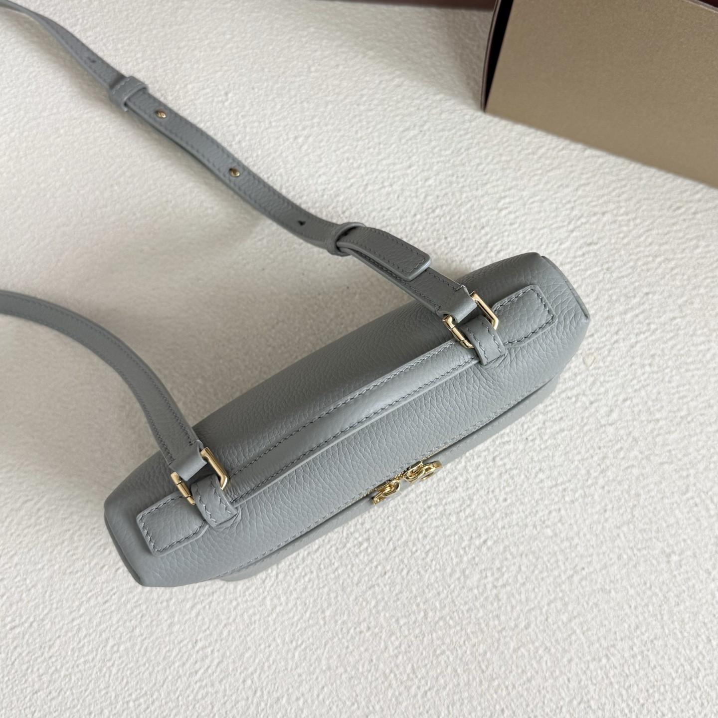 Loro Piana Extra Pocket L19 Grained Calfskin 11 x 19 x 6.5 cm