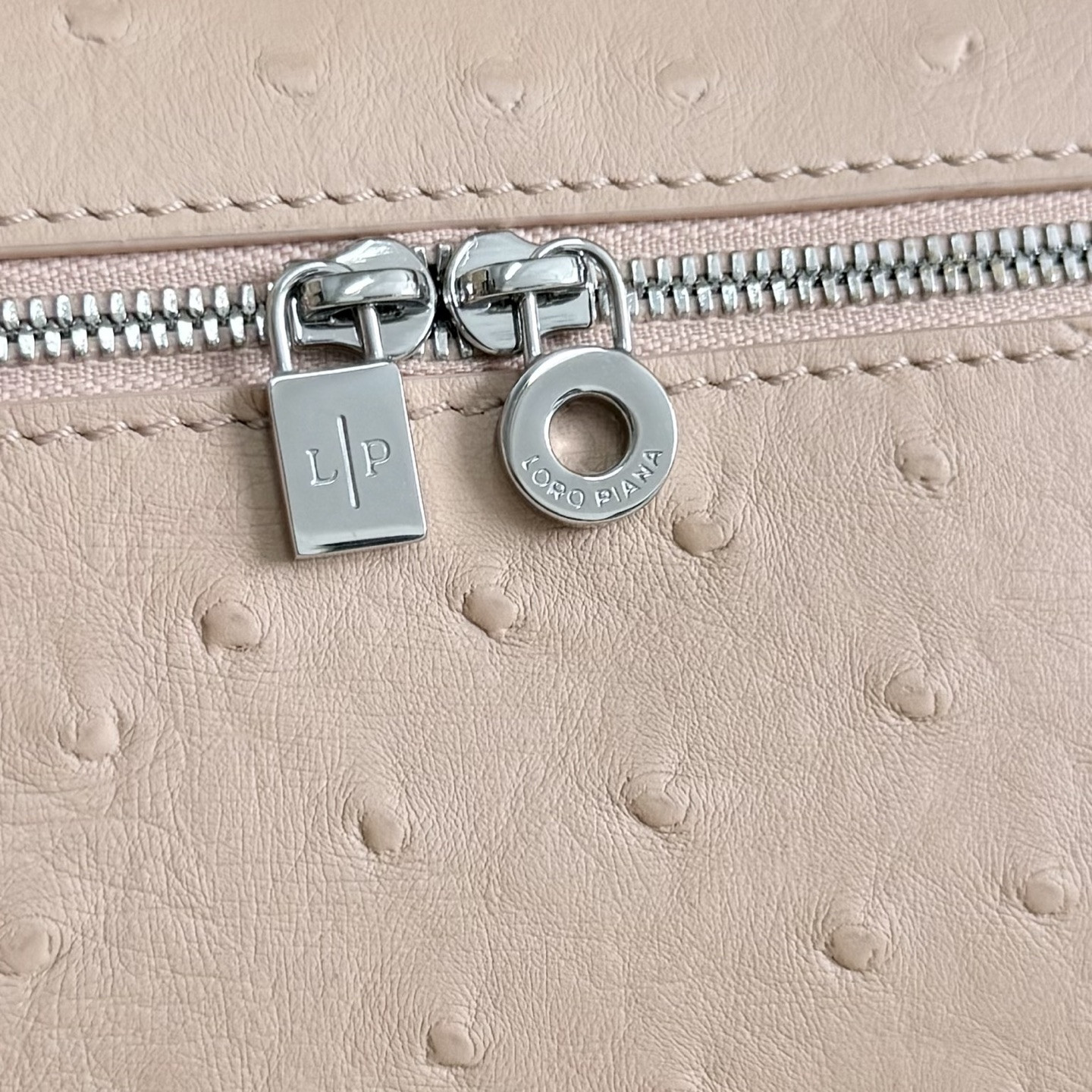 Loro Piana Extra Pocket L19 Ostrich-grained Leather 11 x 19 x 6.5 cm