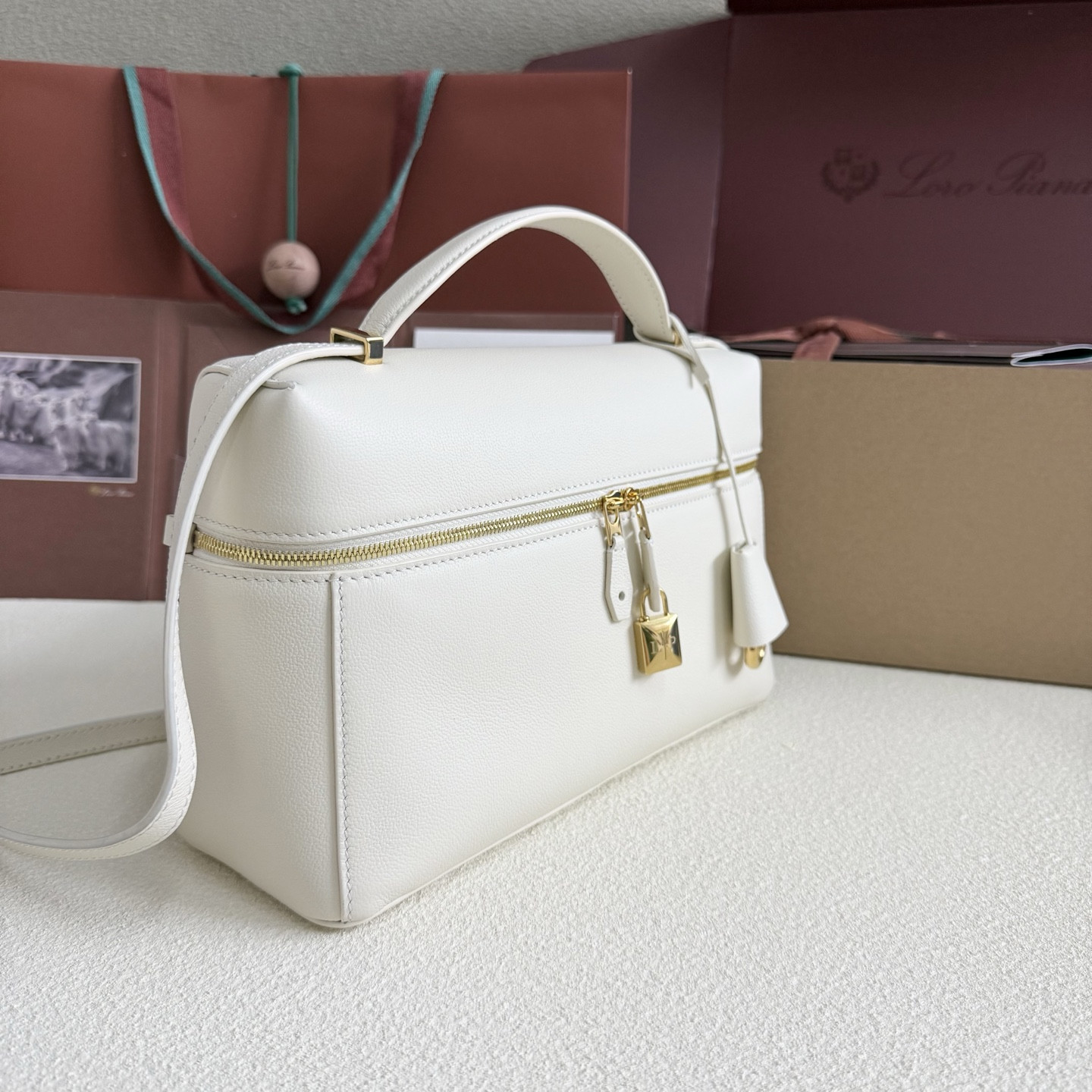 Loro Piana Extra Pocket L27 Calfskin 16x27x10cm