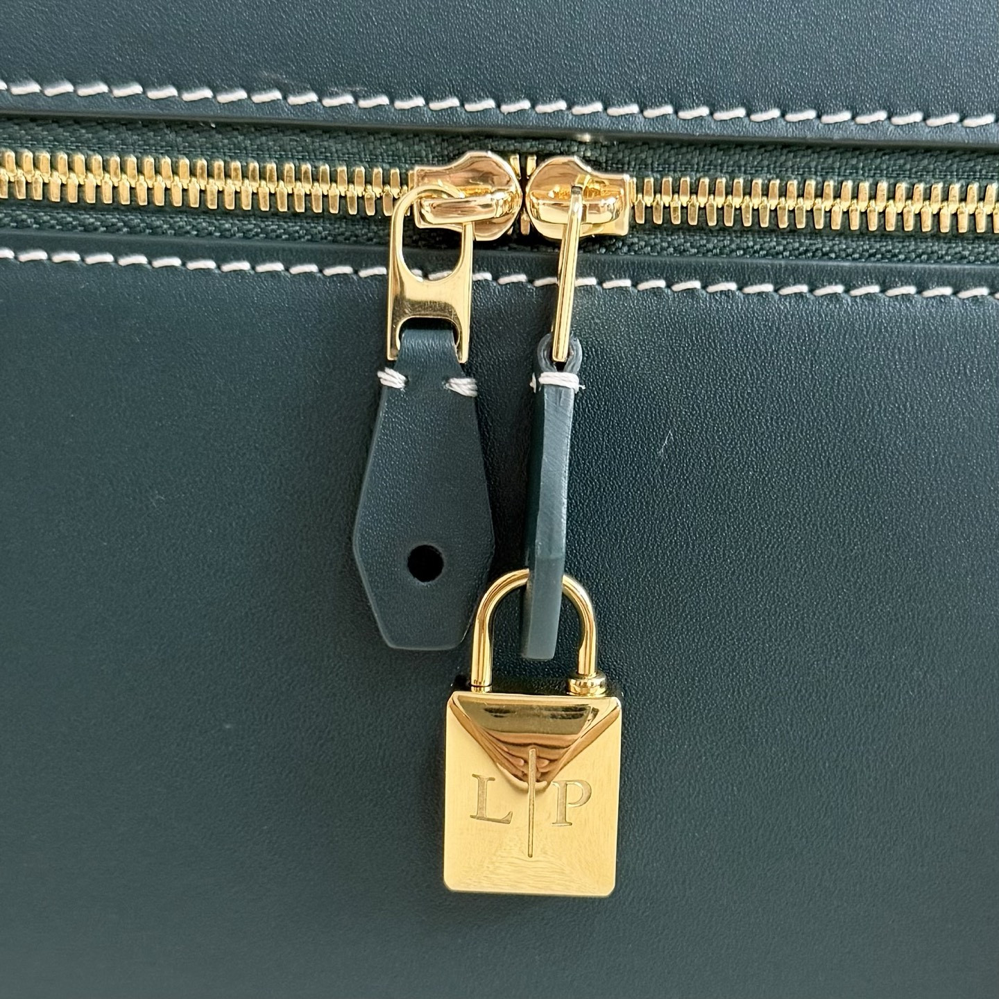 Loro Piana Extra Pocket L27 Calfskin 16x27x10cm