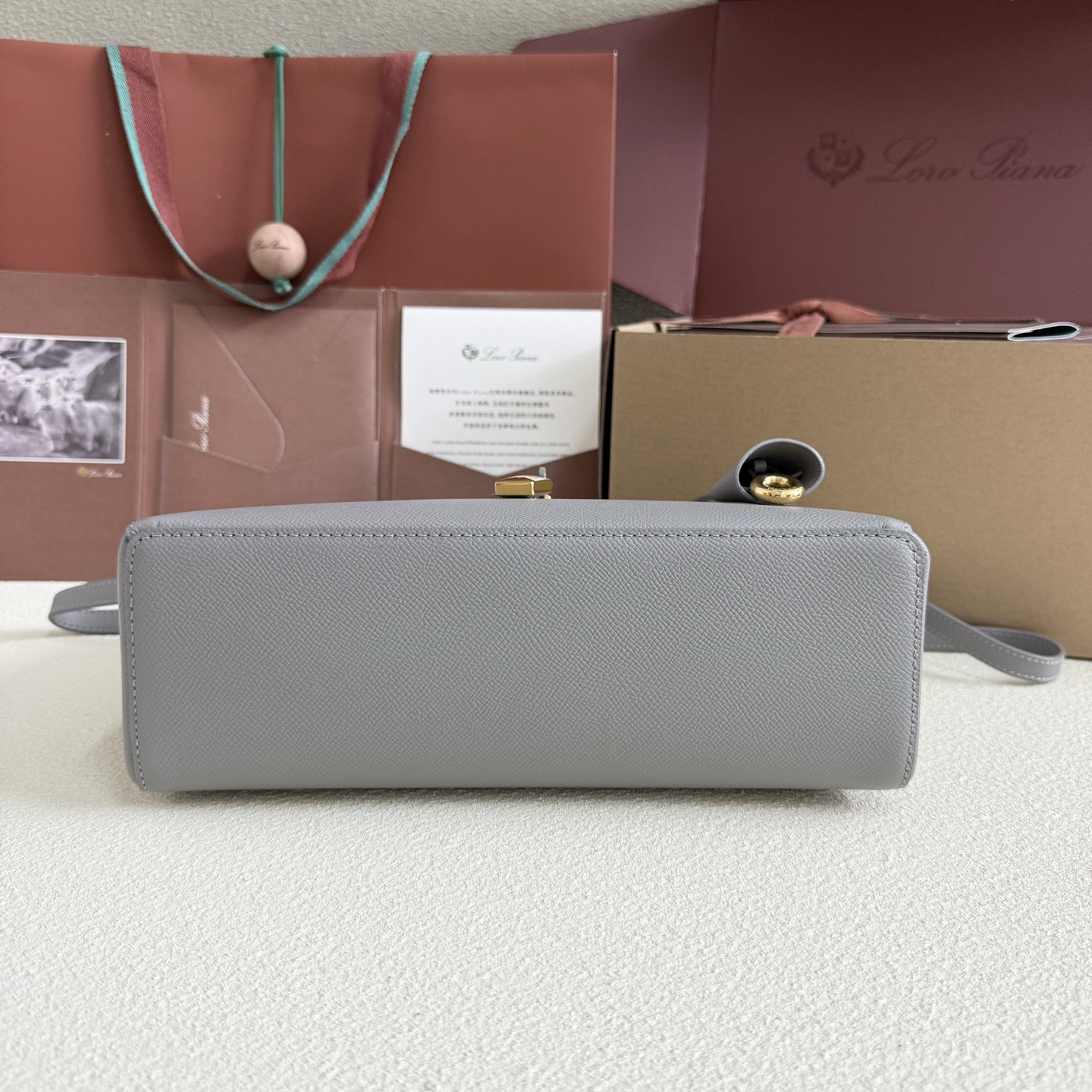 Loro Piana Extra Pocket L27 Calfskin 16x27x10cm