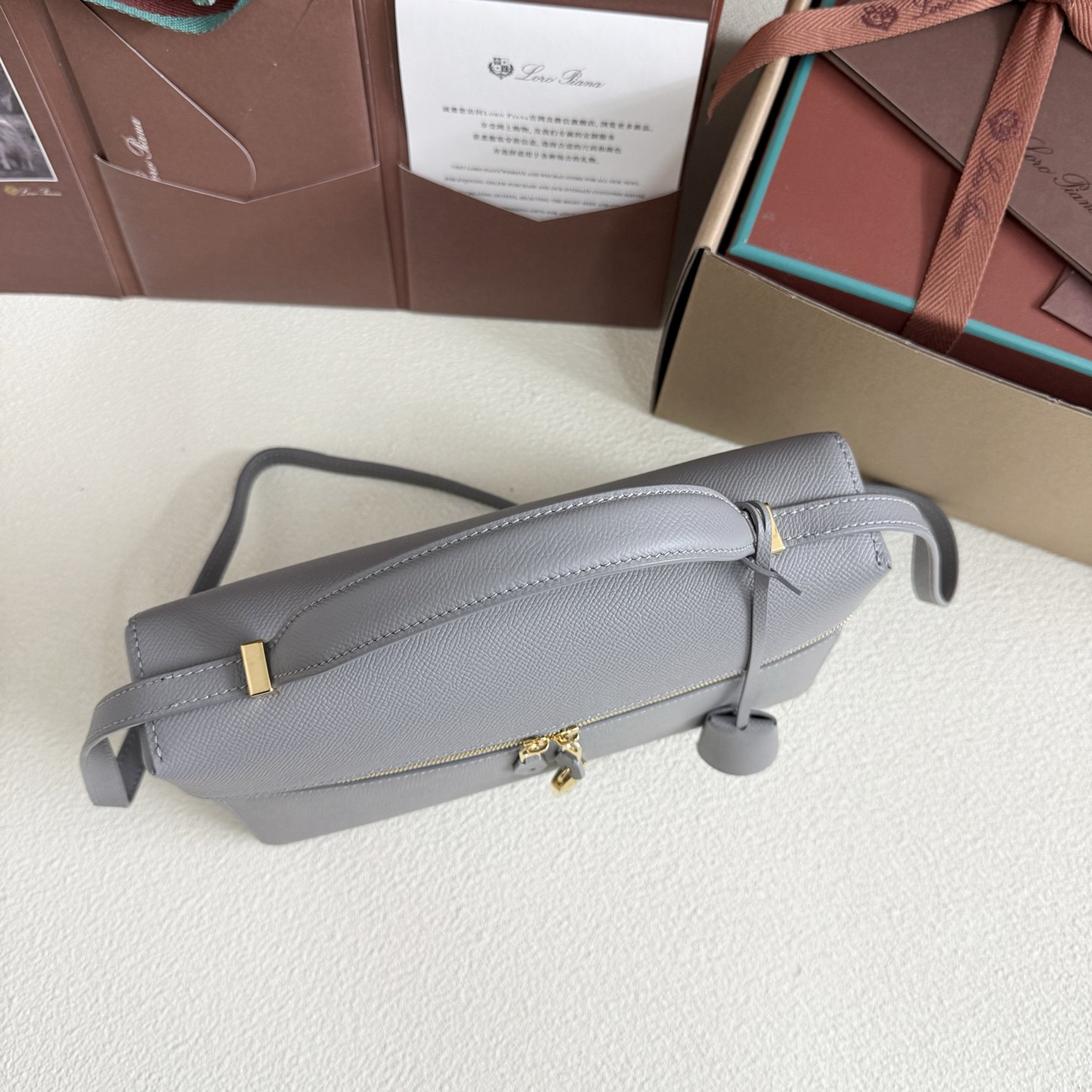 Loro Piana Extra Pocket L27 Calfskin 16x27x10cm