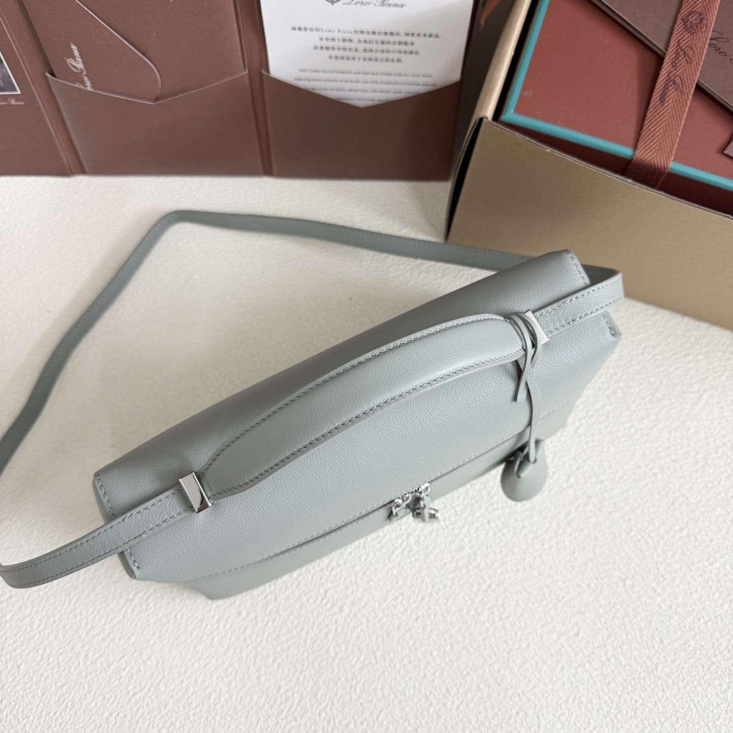 Loro Piana Extra Pocket L27 Calfskin 16x27x10cm