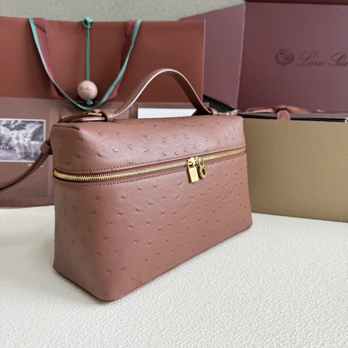 Loro Piana Extra Pocket L27 Ostrich-grained Leather 16x27x10cm