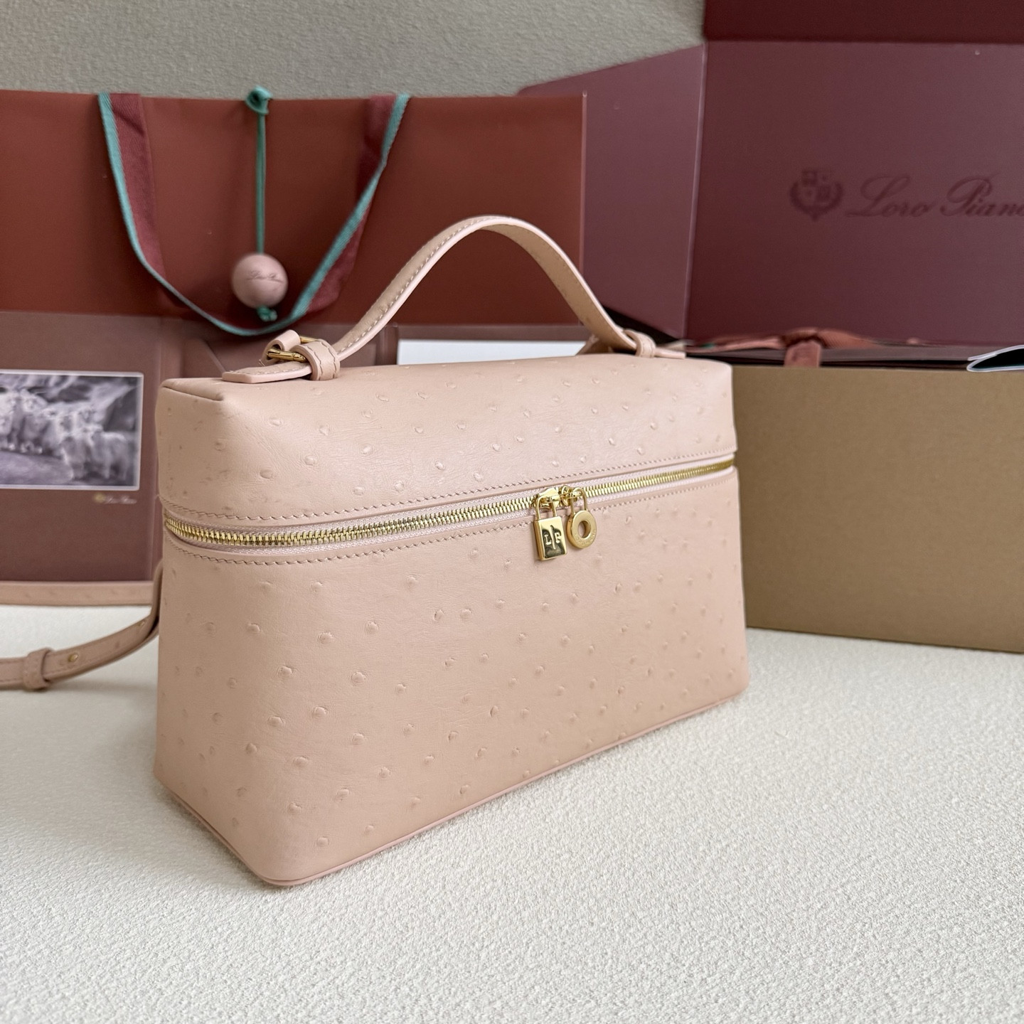 Loro Piana Extra Pocket L27 Ostrich-grained Leather 16x27x10cm