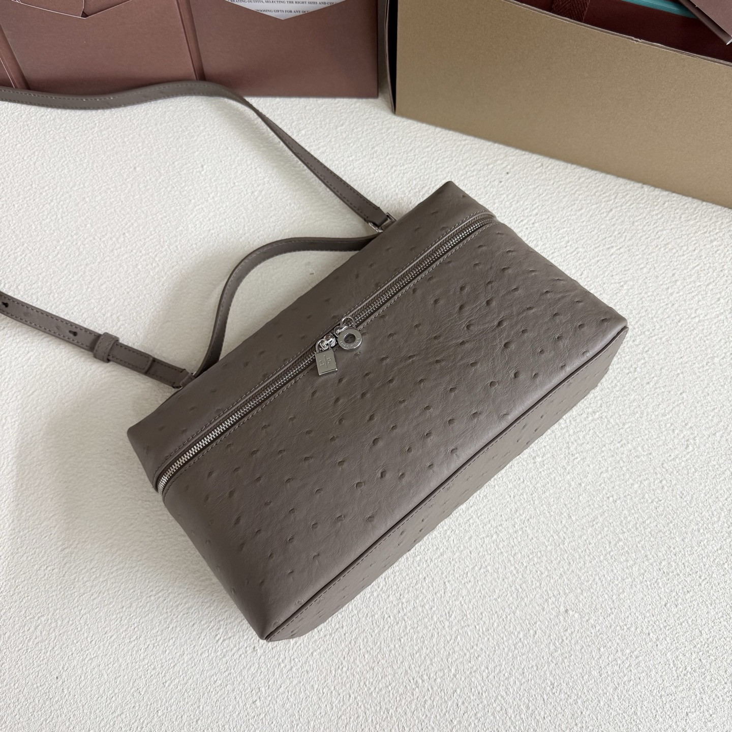 Loro Piana Extra Pocket L27 Ostrich-grained Leather 16x27x10cm