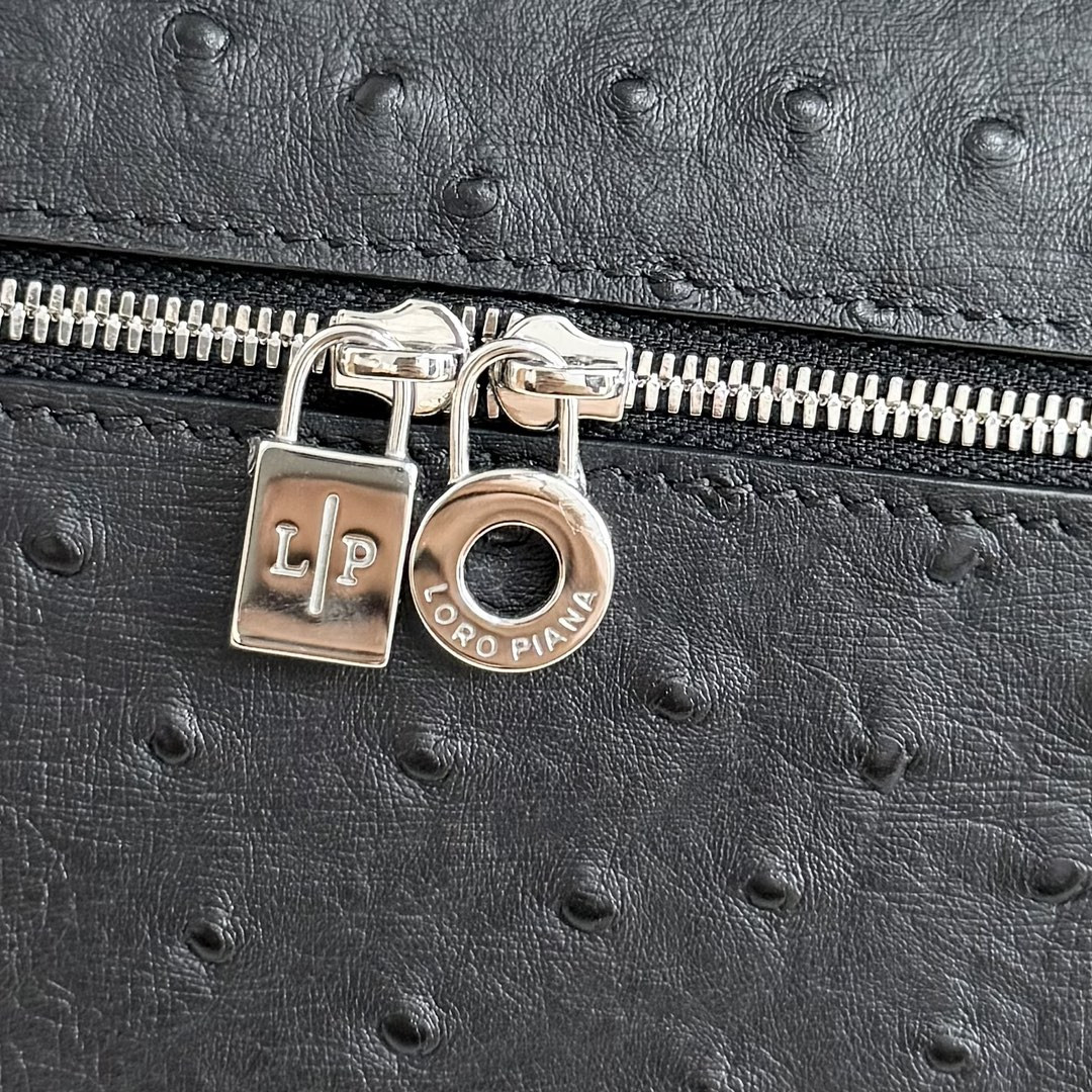 Loro Piana Extra Pocket L27 Ostrich-grained Leather 16x27x10cm