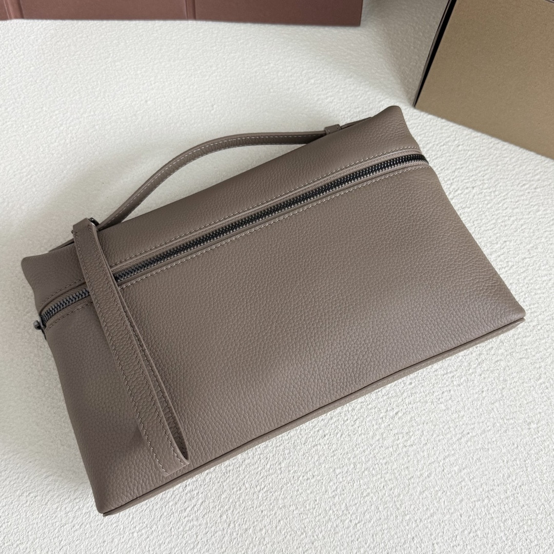 Loro Piana Extra pouch L29 29x18x5cm