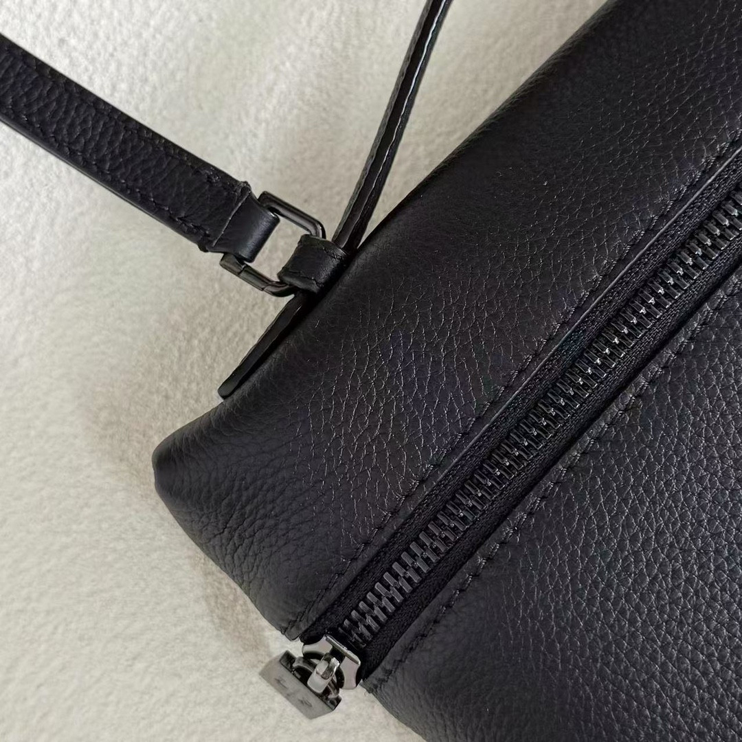 Loro Piana Extra pouch L29 29x18x5cm