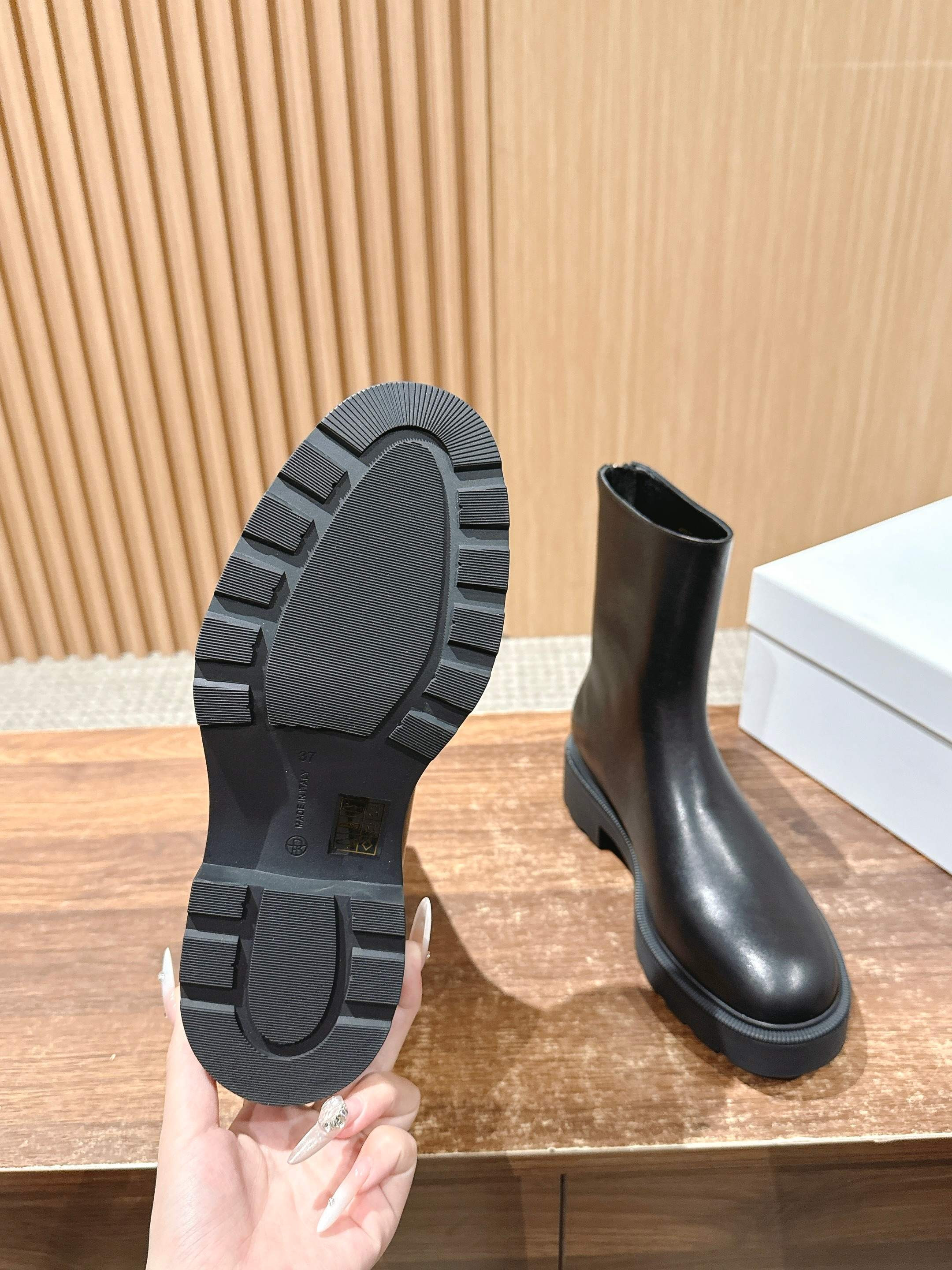 UA The Row Nobilis Fast Boot in Leather